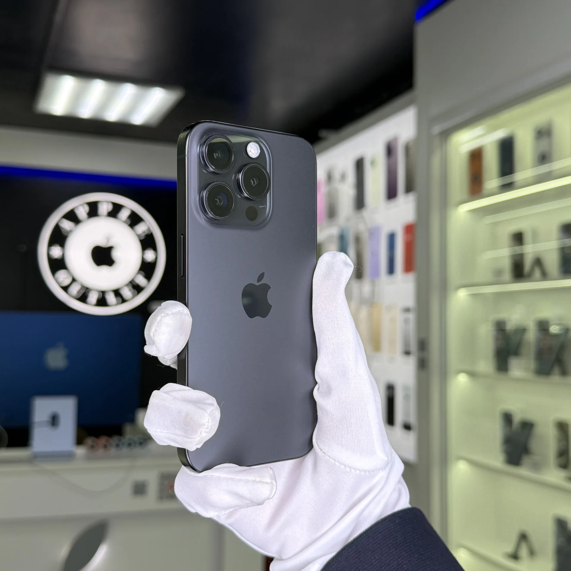 iPhone 15 Pro - миниатюра 2