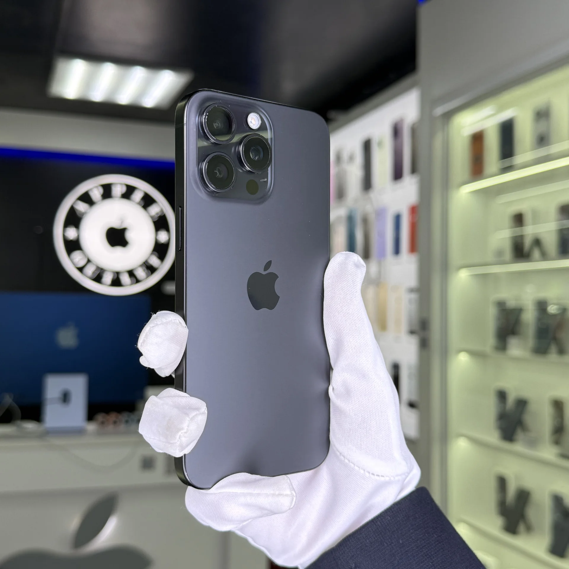 iPhone 15 Pro Max - миниатюра 2