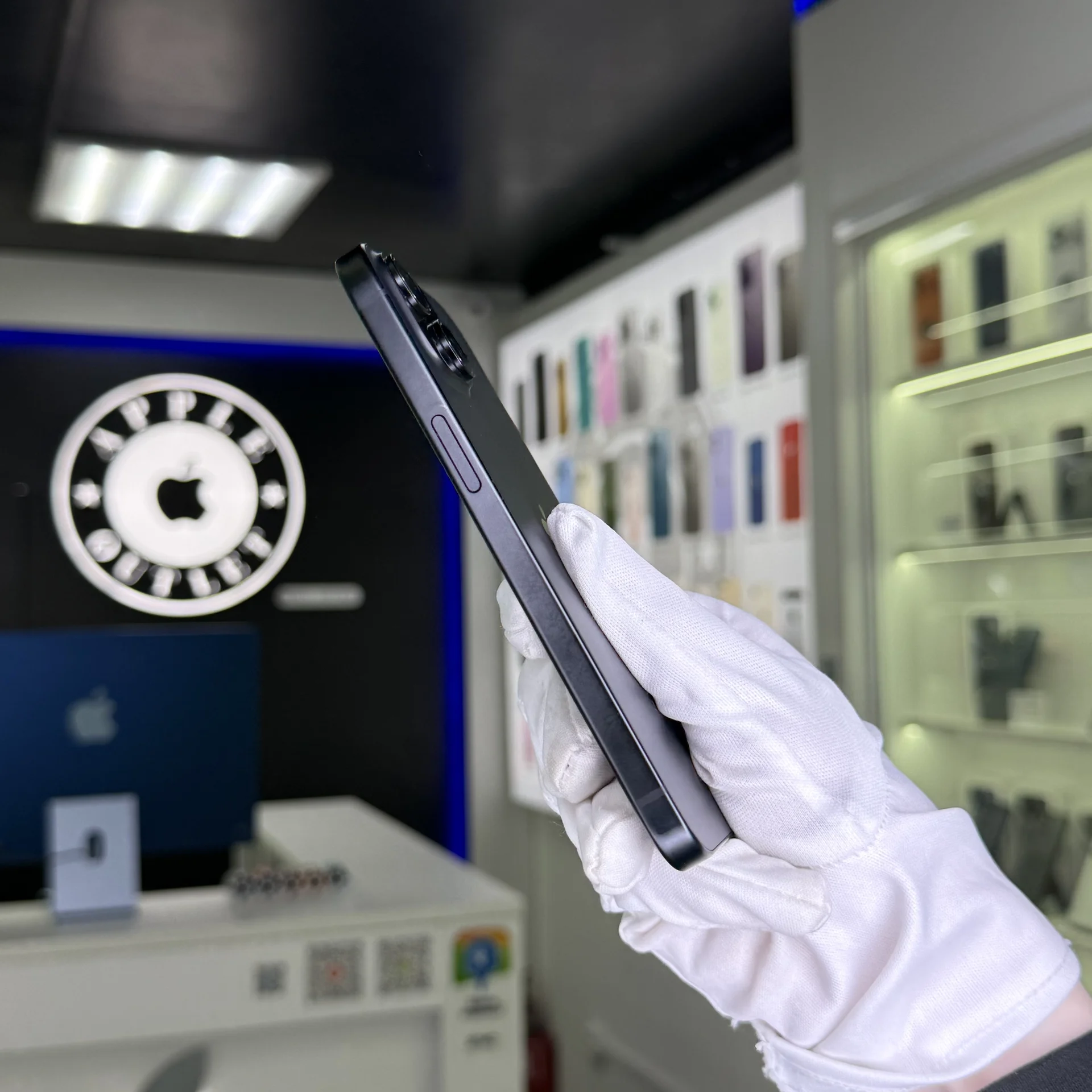 iPhone 15 - миниатюра 3