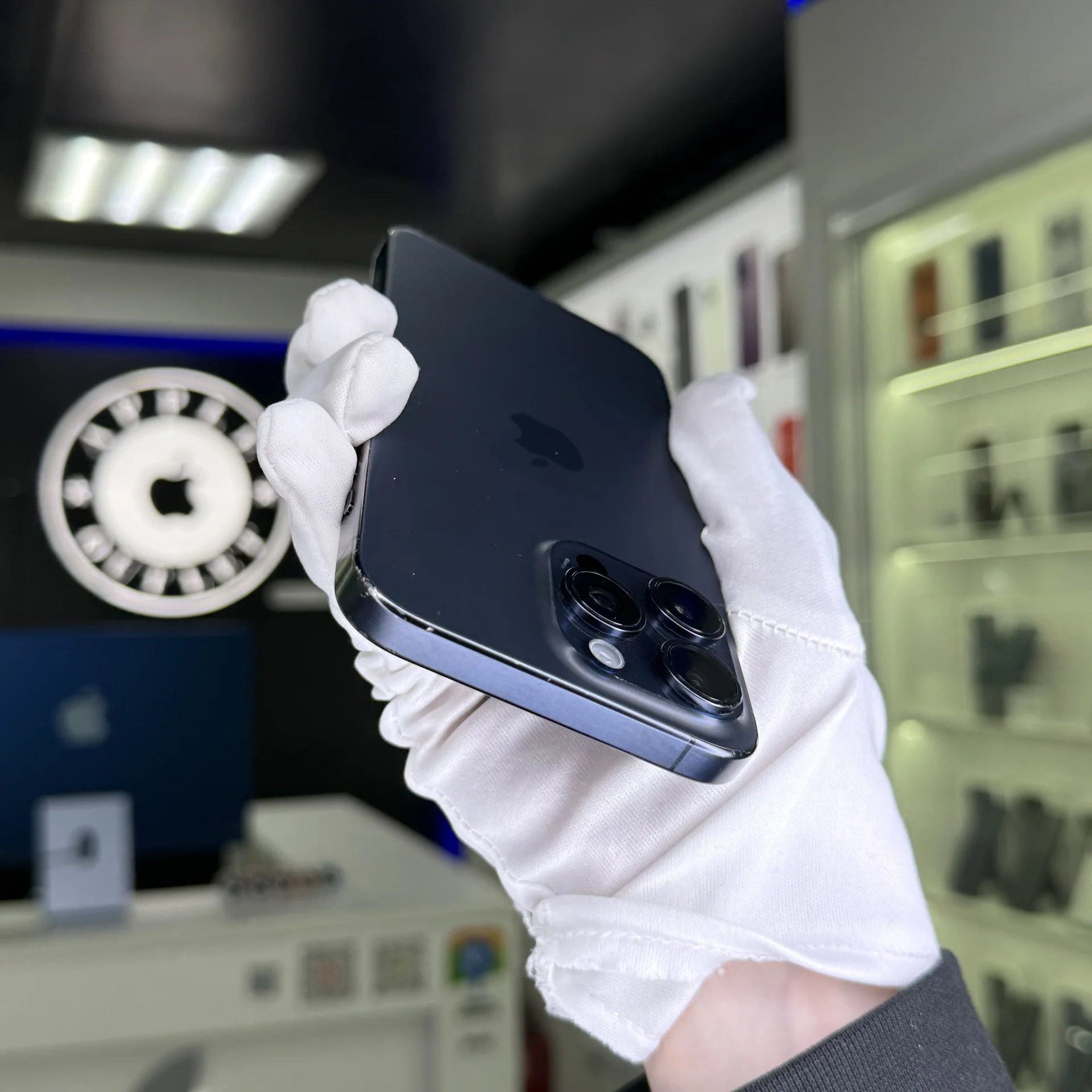 iPhone 15 Pro Max - миниатюра 4