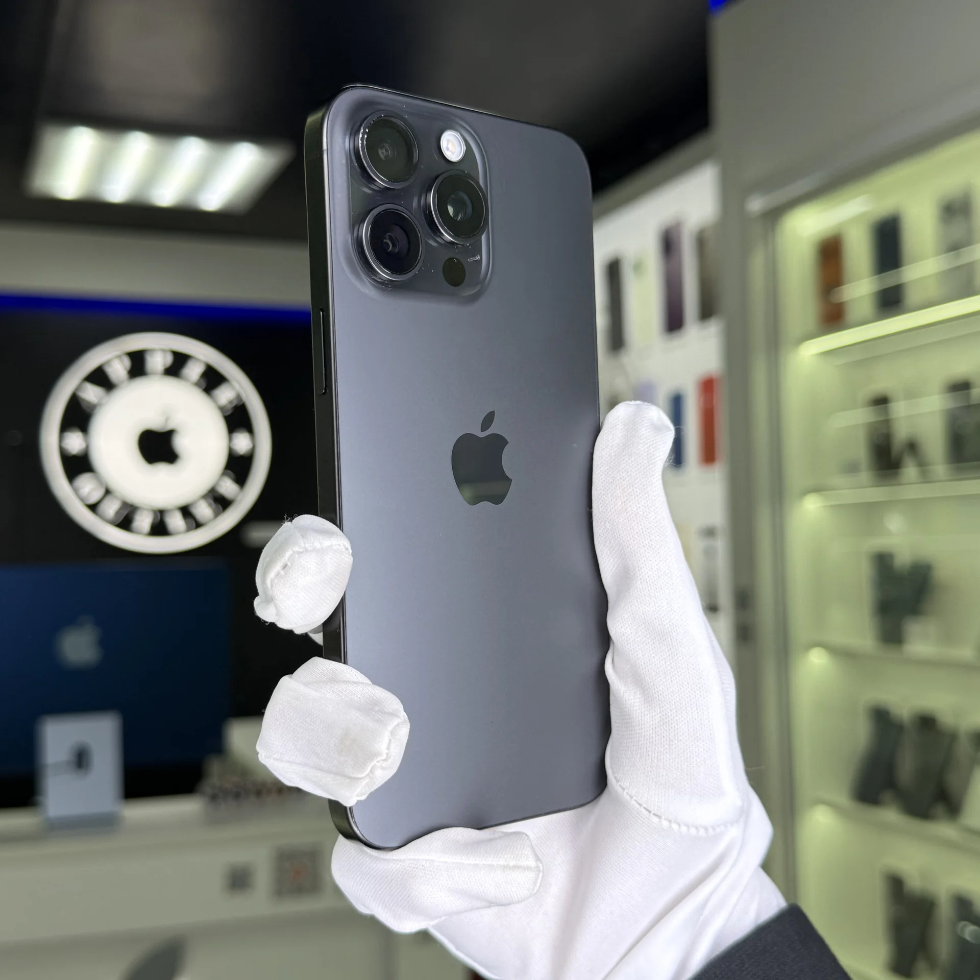 iPhone 15 Pro Max - миниатюра 2