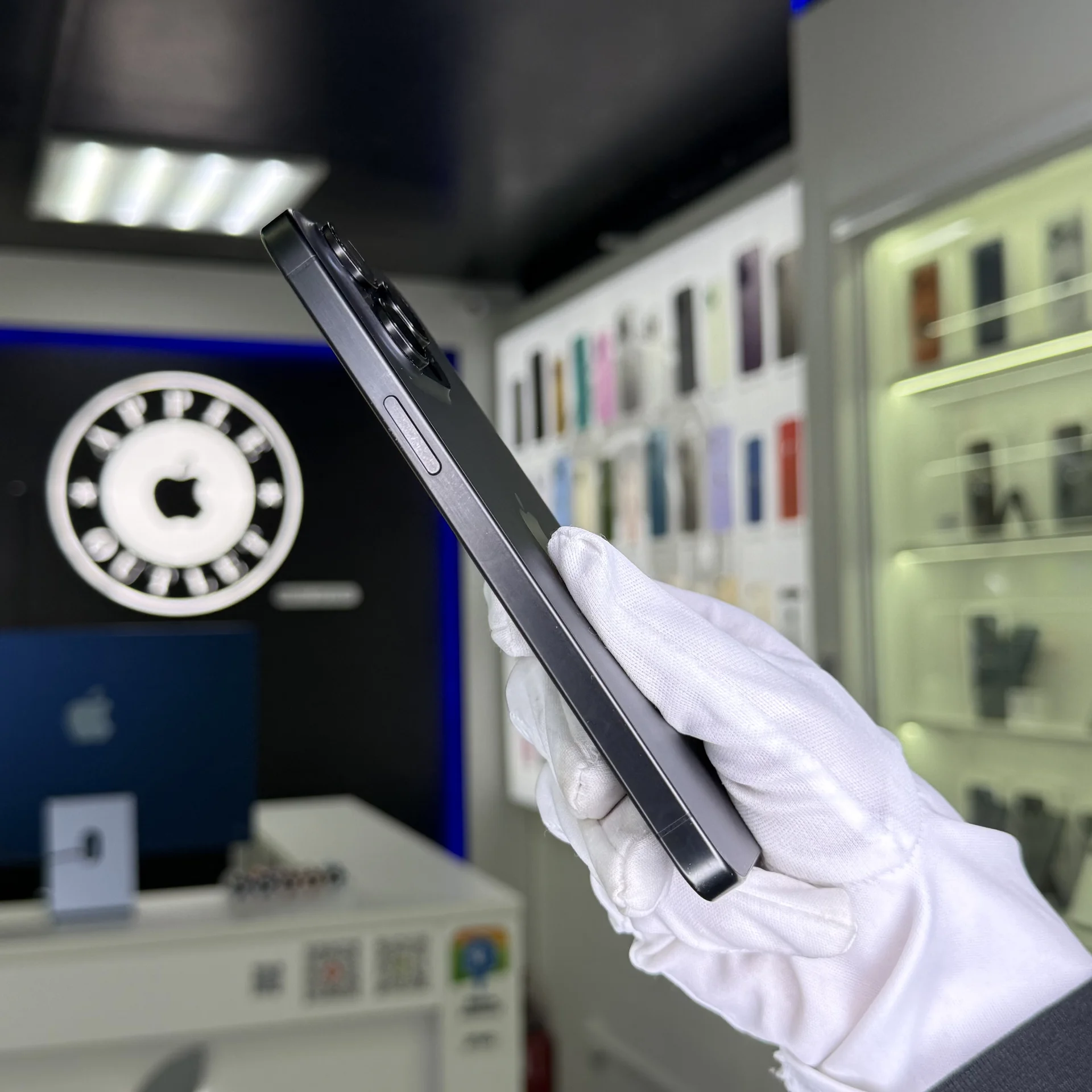 iPhone 15 Pro Max - миниатюра 3