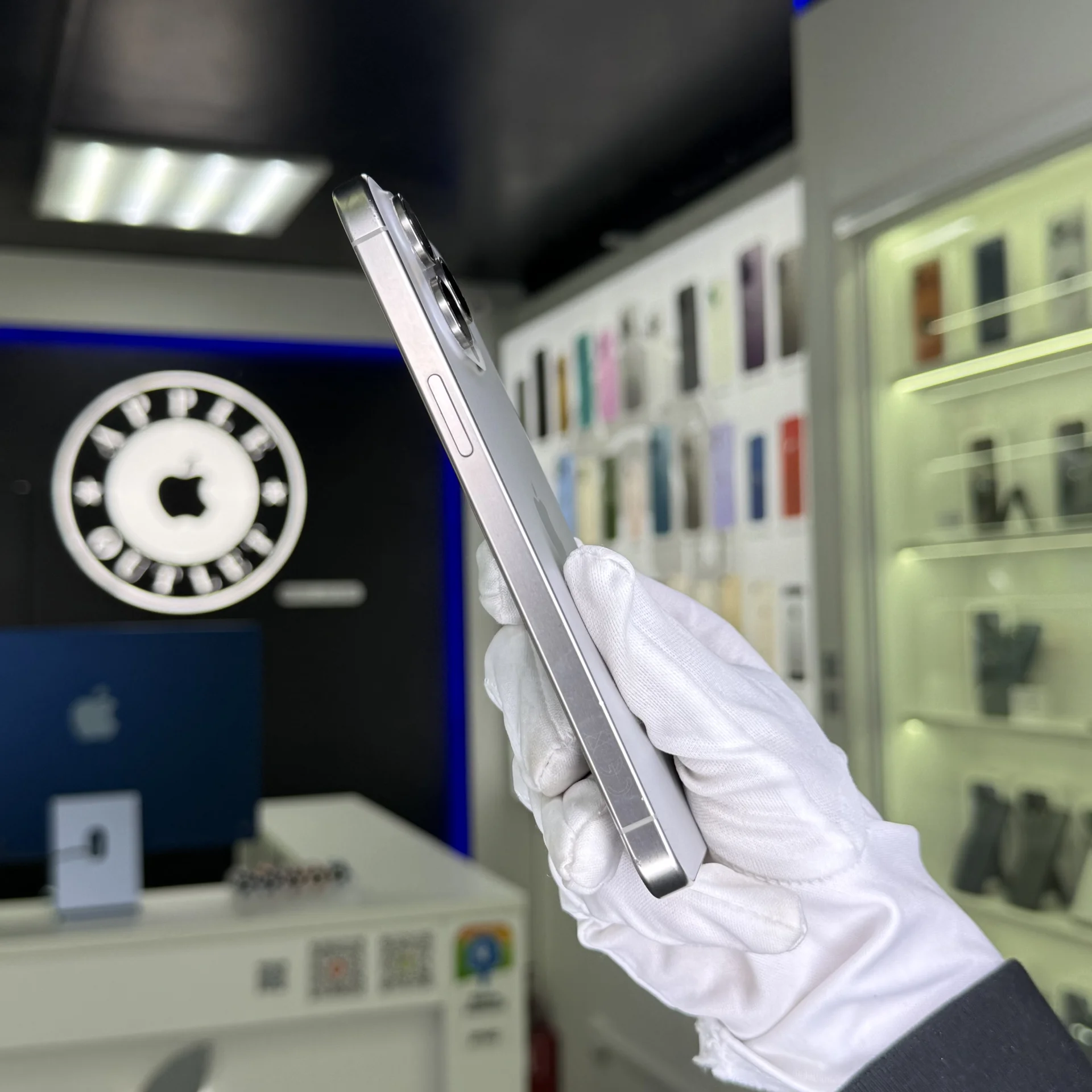 iPhone 15 Pro Max - миниатюра 2