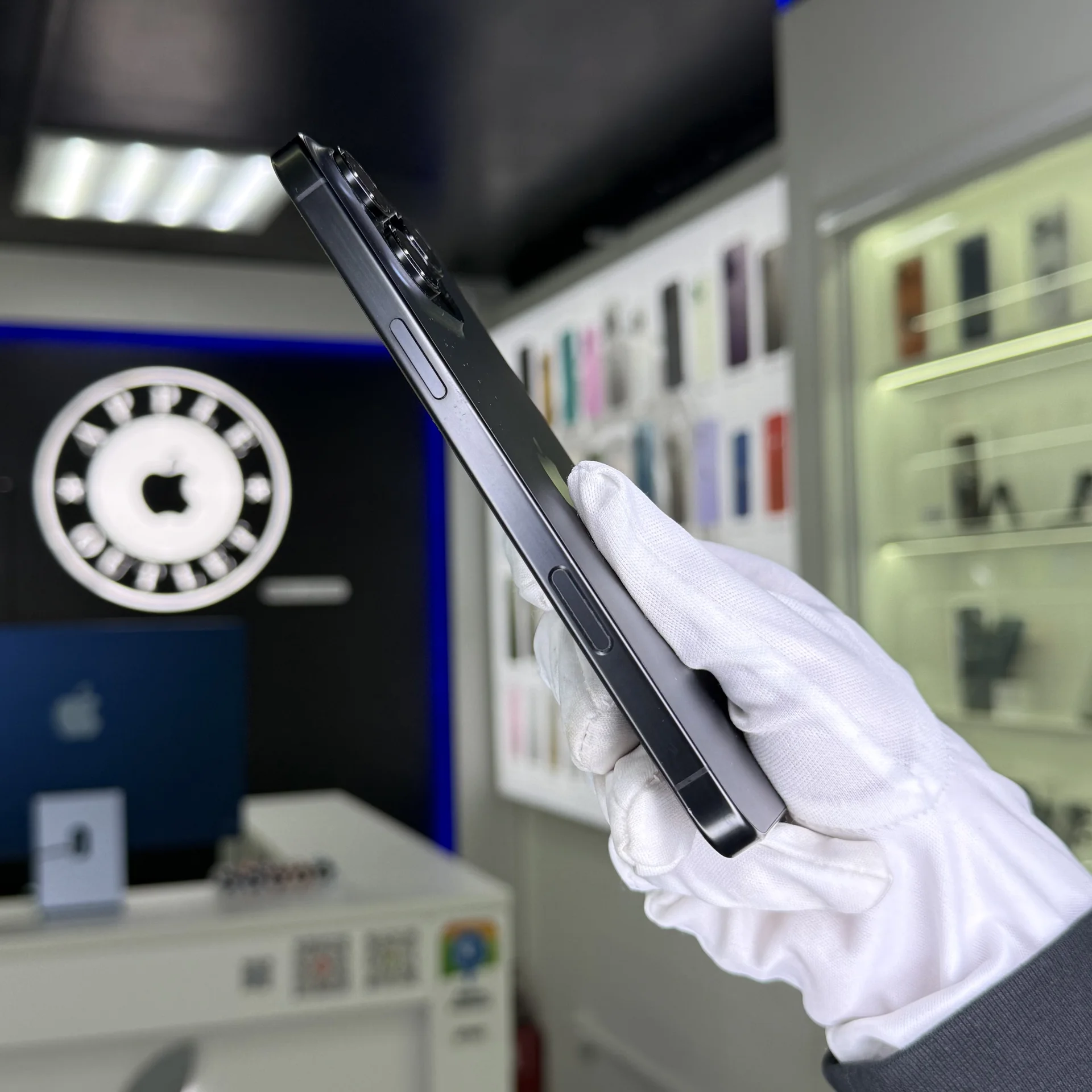 iPhone 16 Pro Max - миниатюра 4