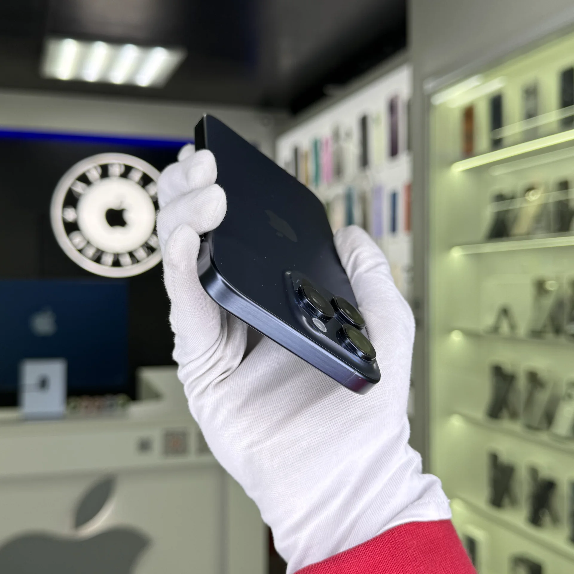 iPhone 15 Pro Max - миниатюра 4