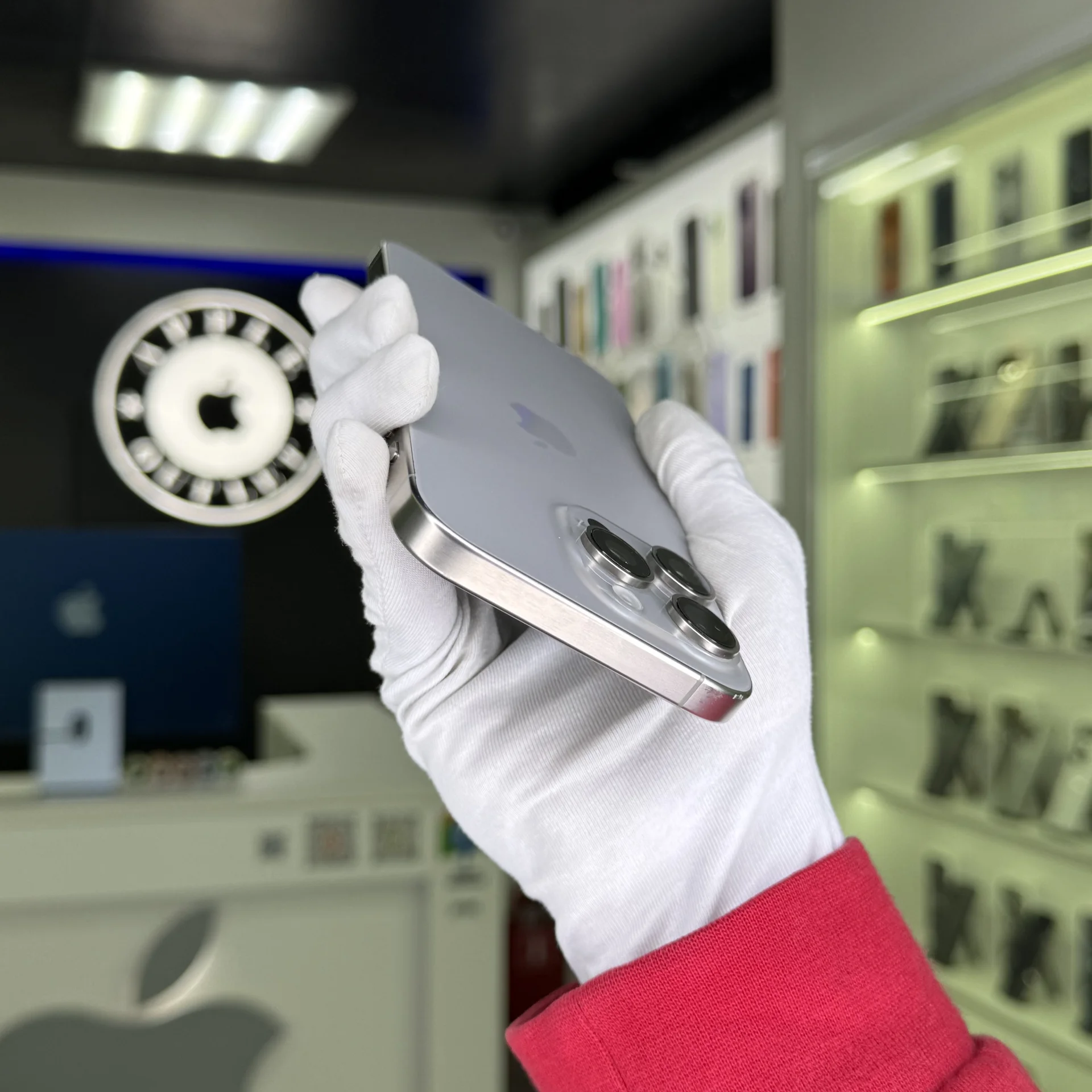 iPhone 15 Pro Max - миниатюра 4