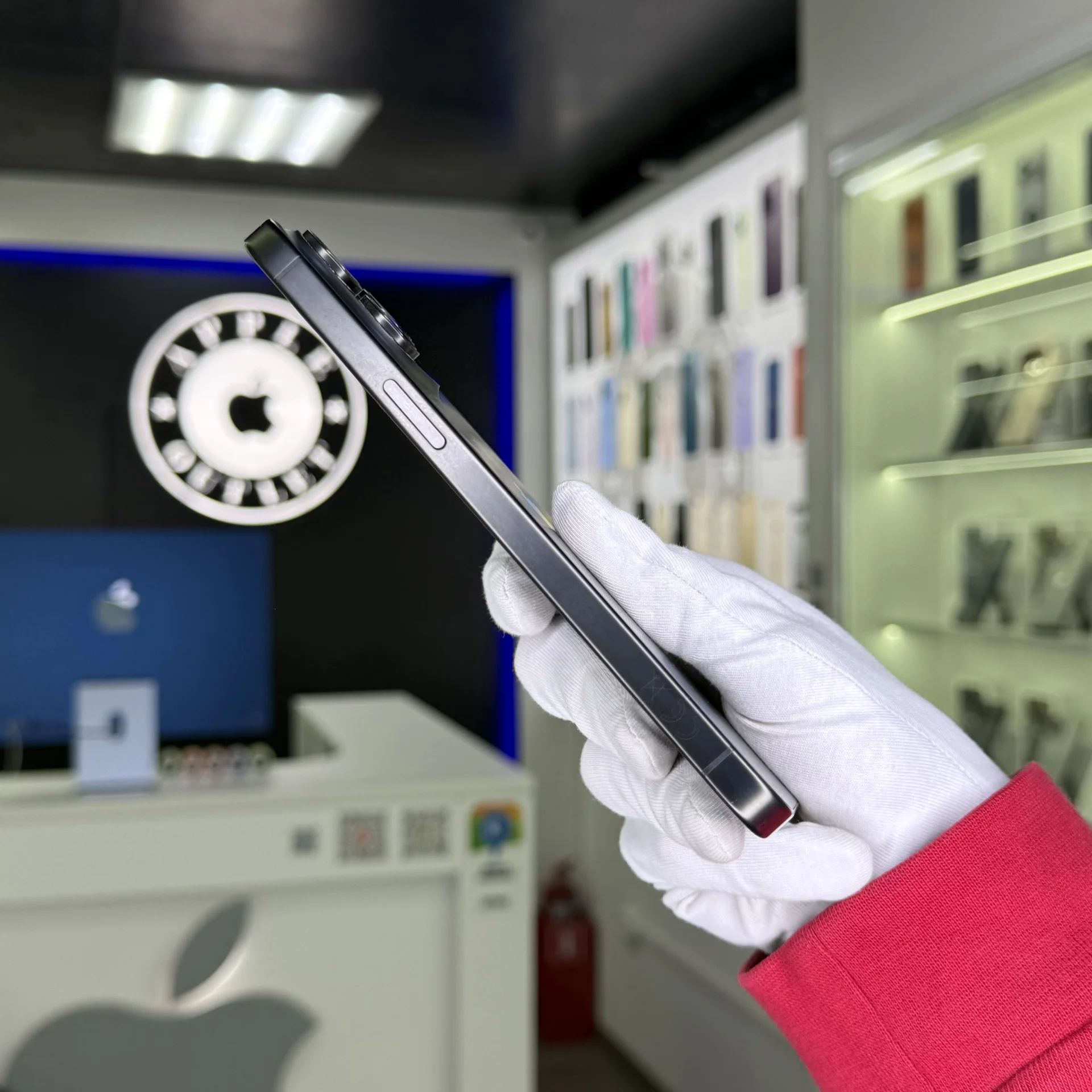 iPhone 15 Pro Max - миниатюра 4