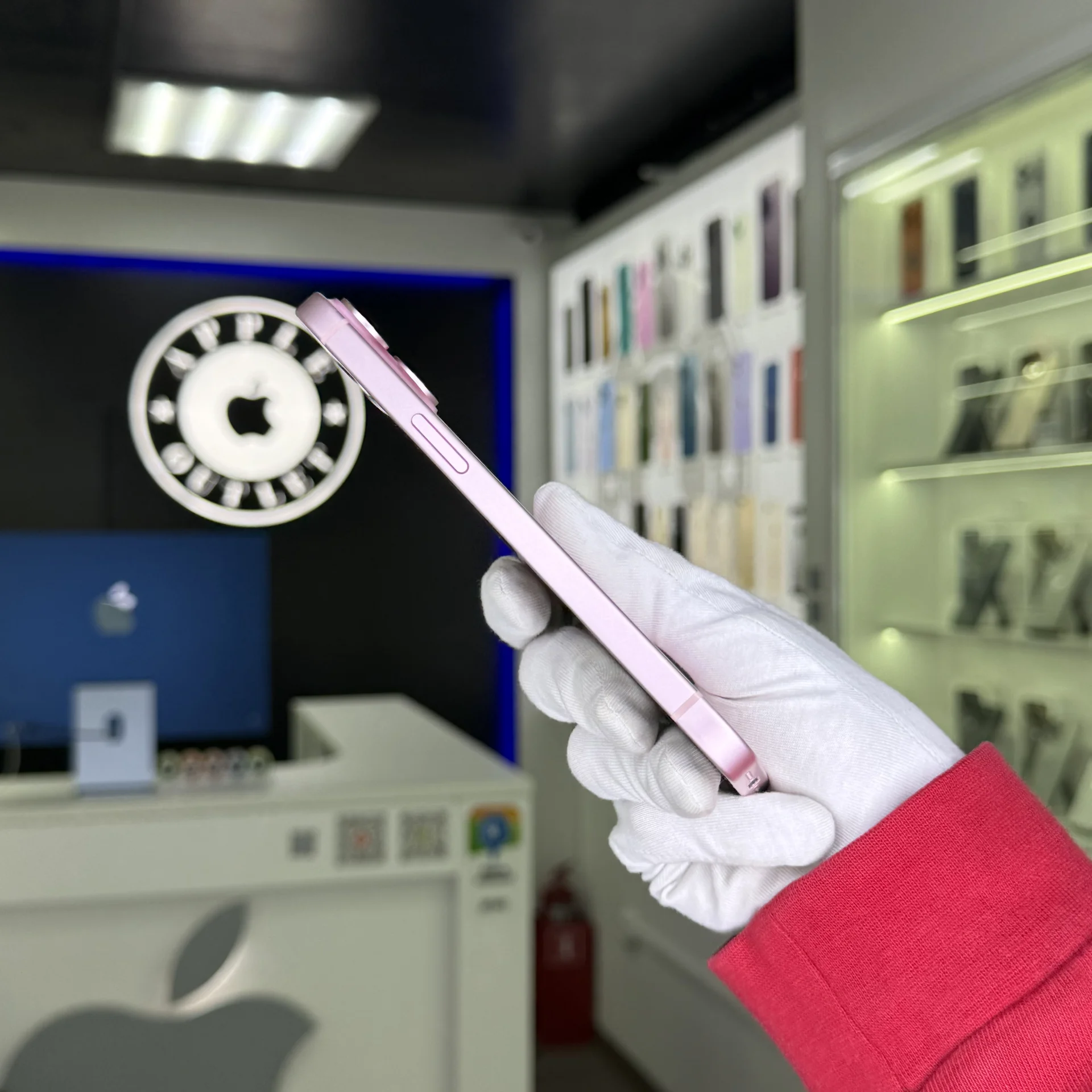 iPhone 15 - миниатюра 3