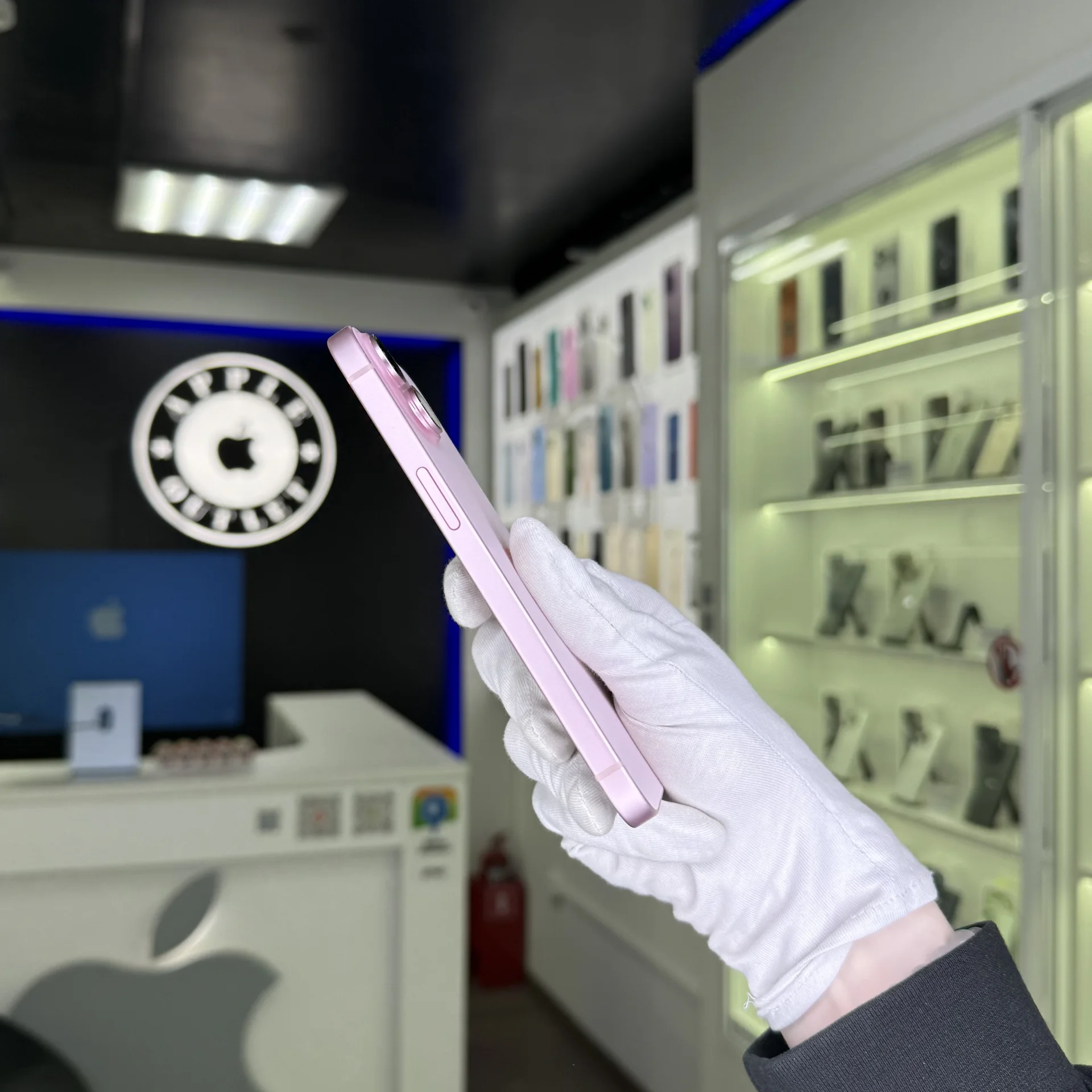 iPhone 15 - миниатюра 3