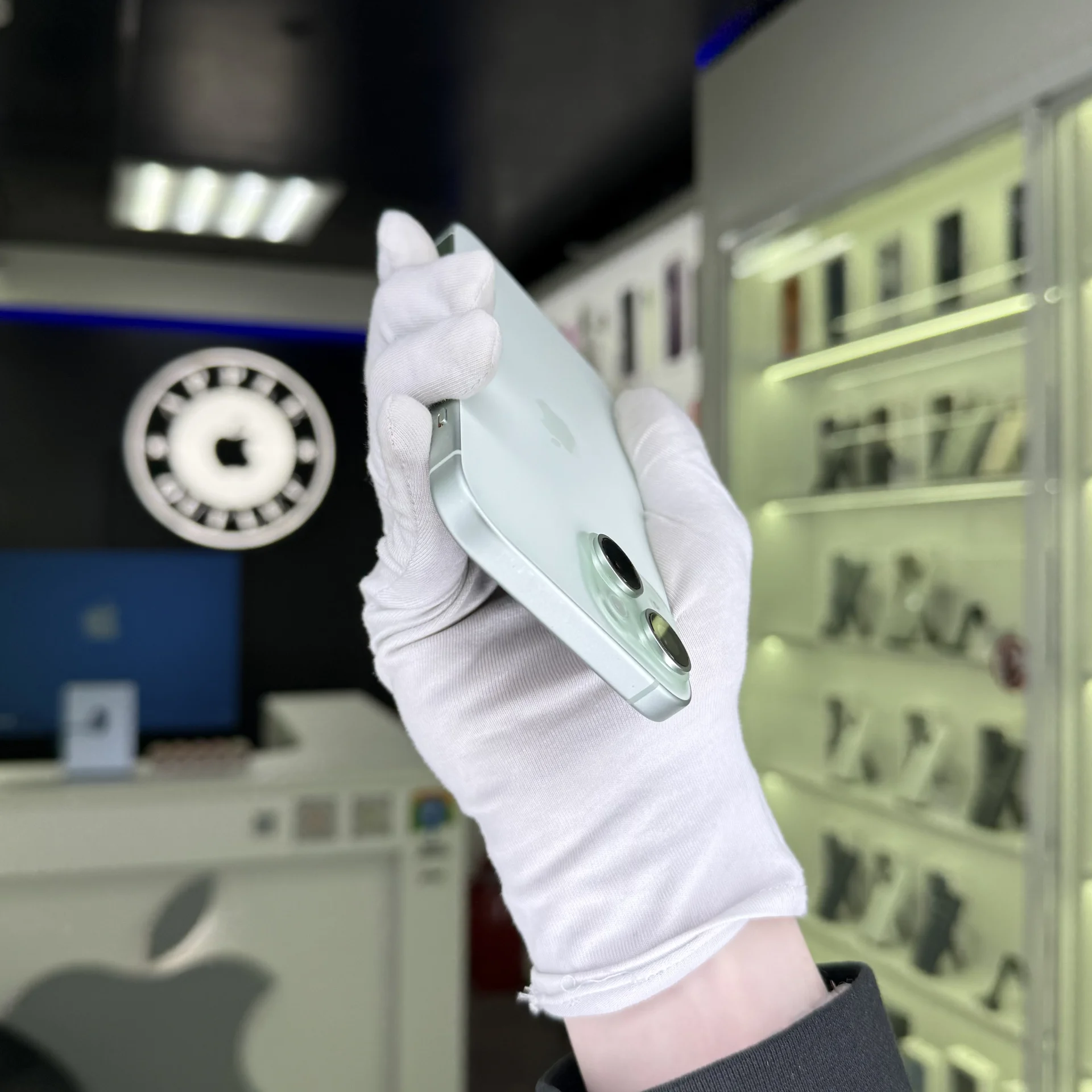 iPhone 15 - миниатюра 4