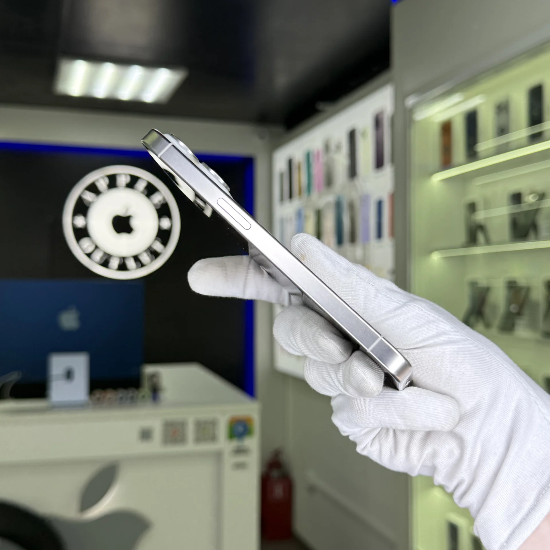 iPhone 15 Pro - миниатюра 3