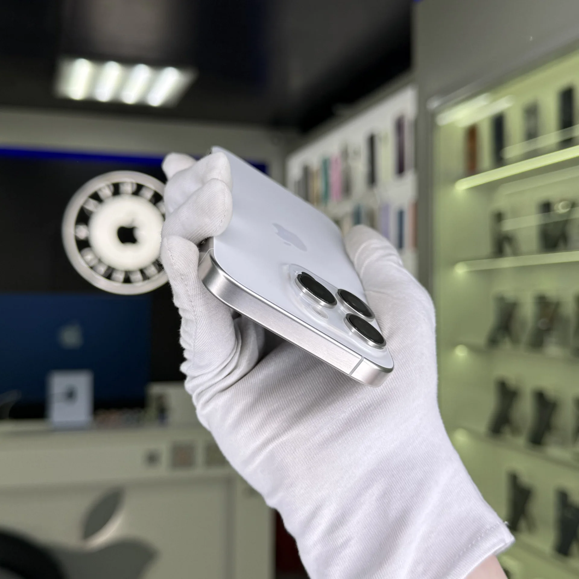 iPhone 15 Pro - миниатюра 4