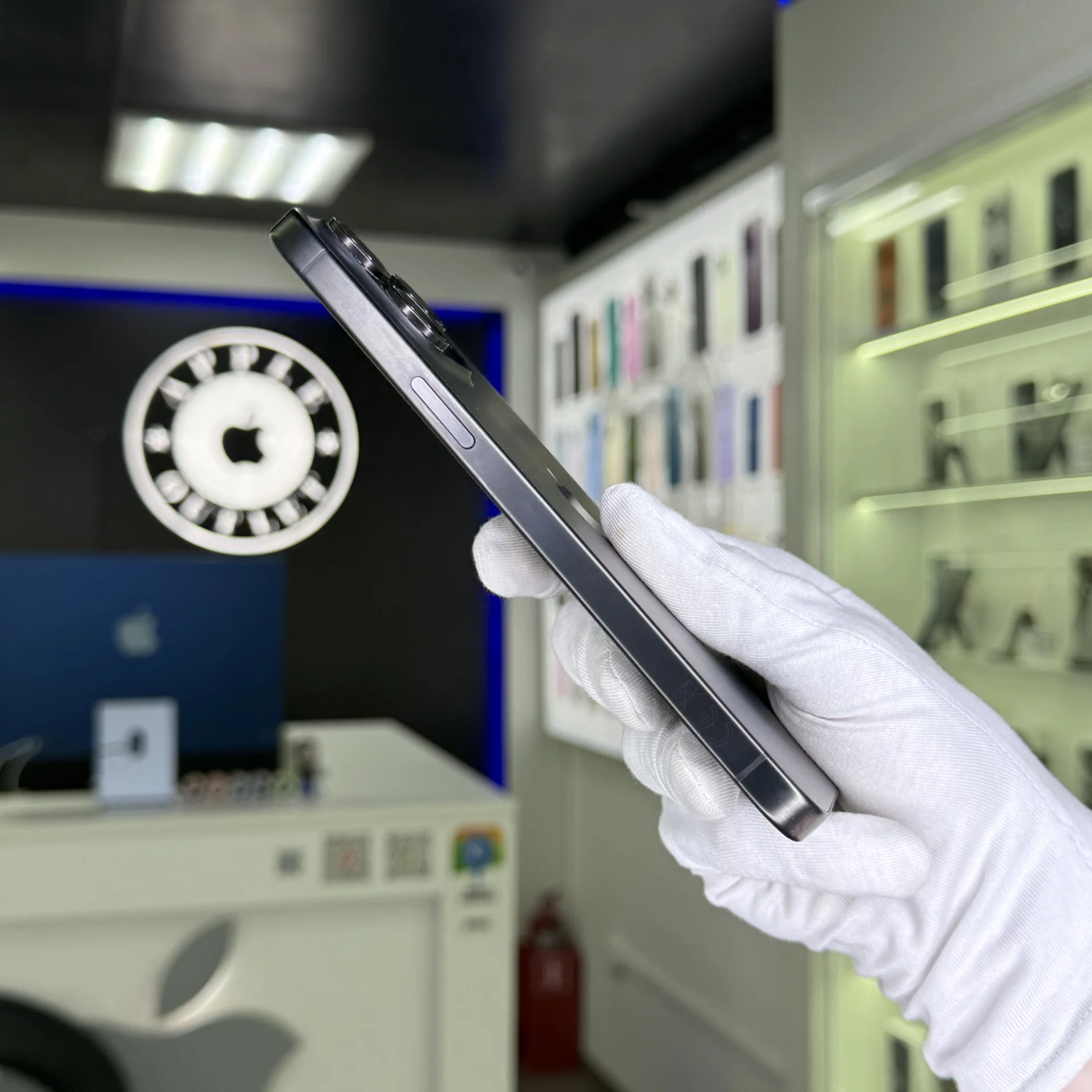 iPhone 15 Pro Max - миниатюра 3