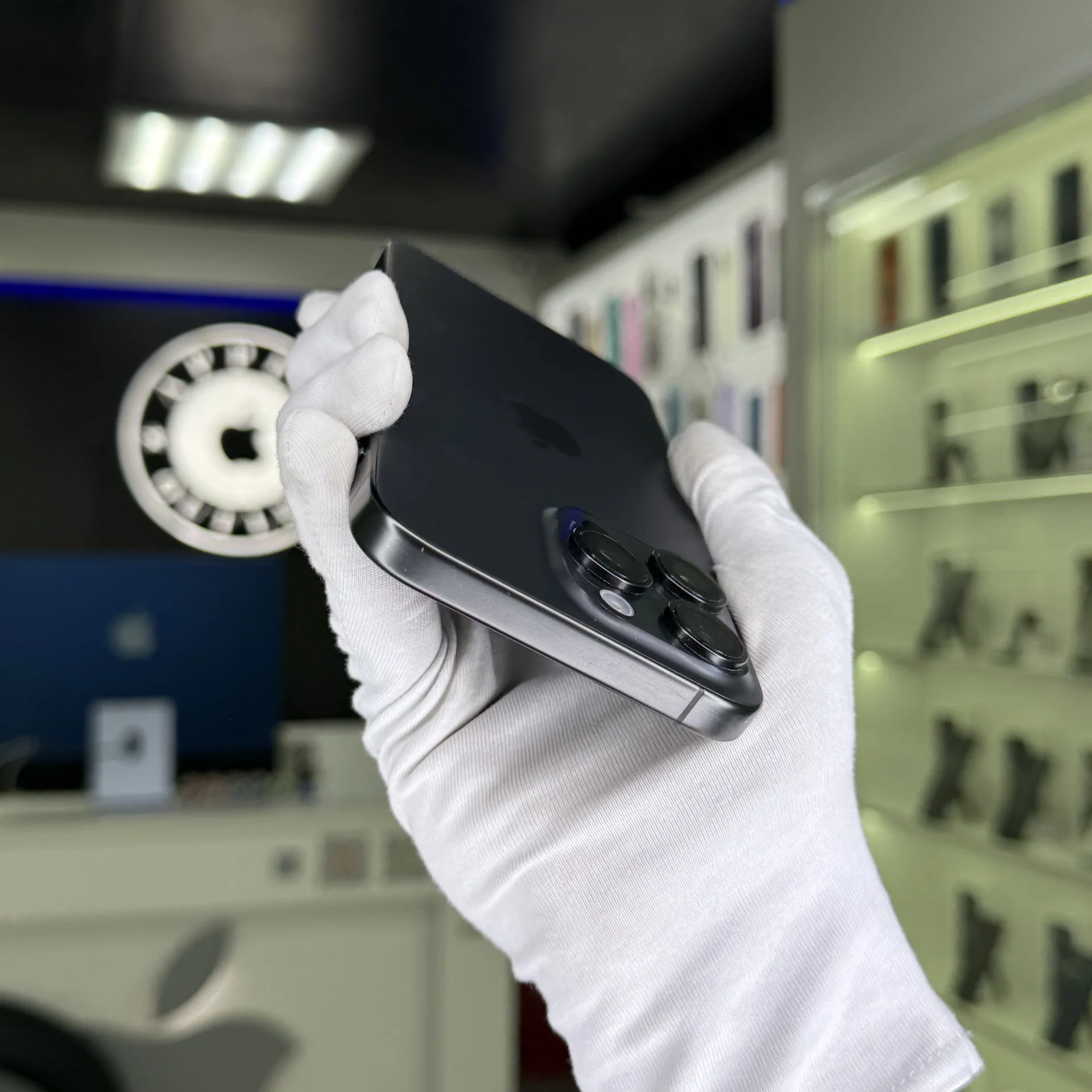 iPhone 15 Pro Max - миниатюра 4