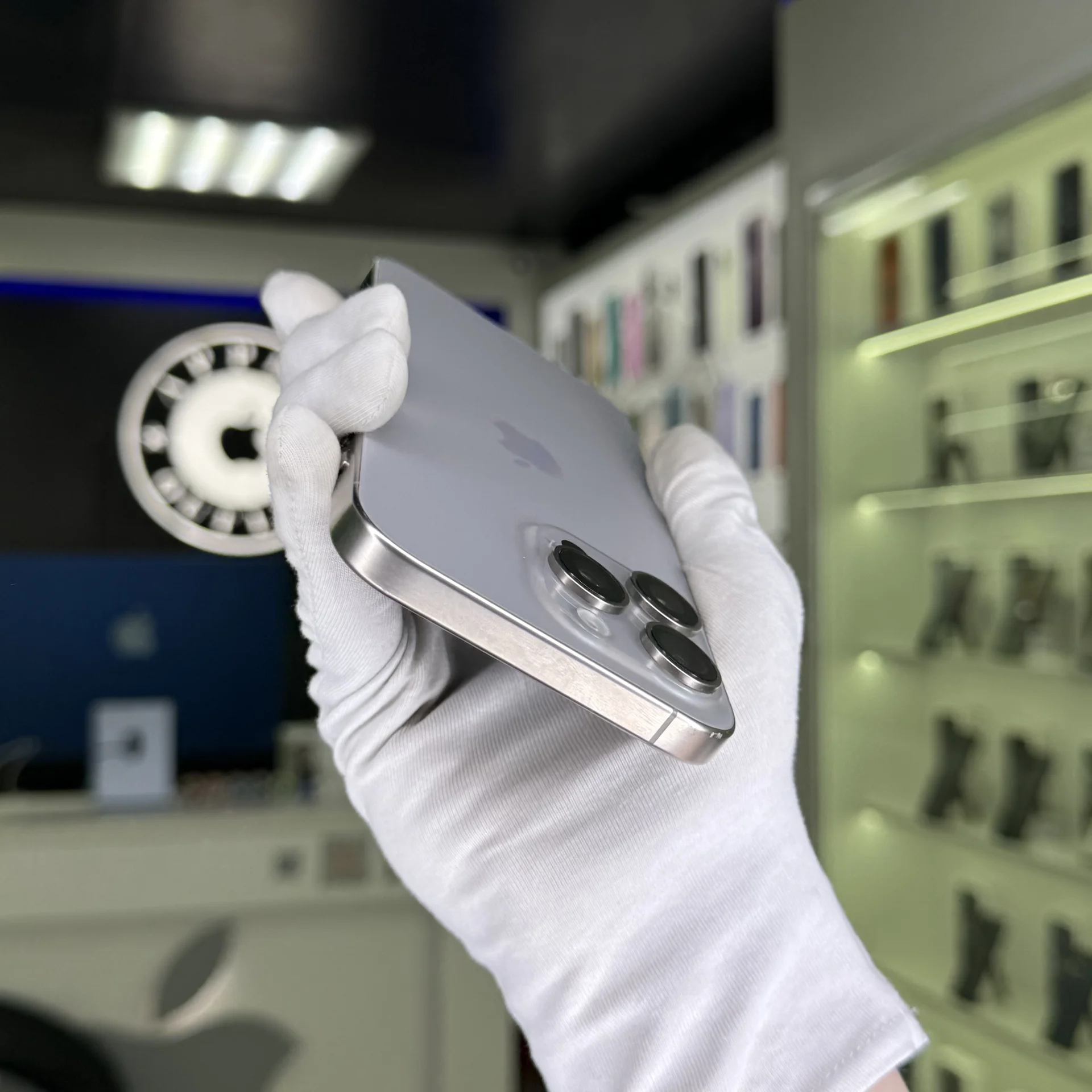 iPhone 15 Pro Max - миниатюра 4