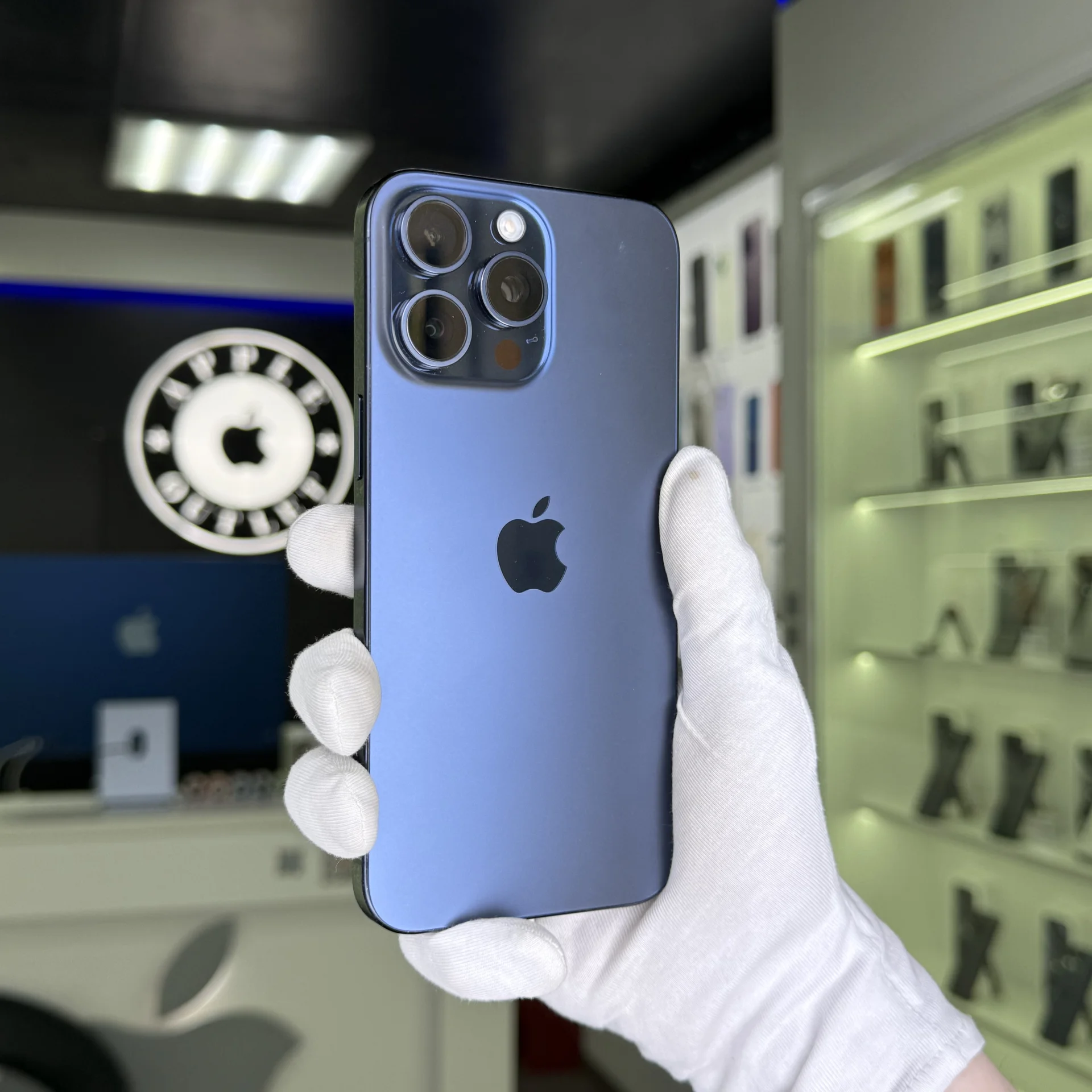 iPhone 15 Pro Max - миниатюра 2