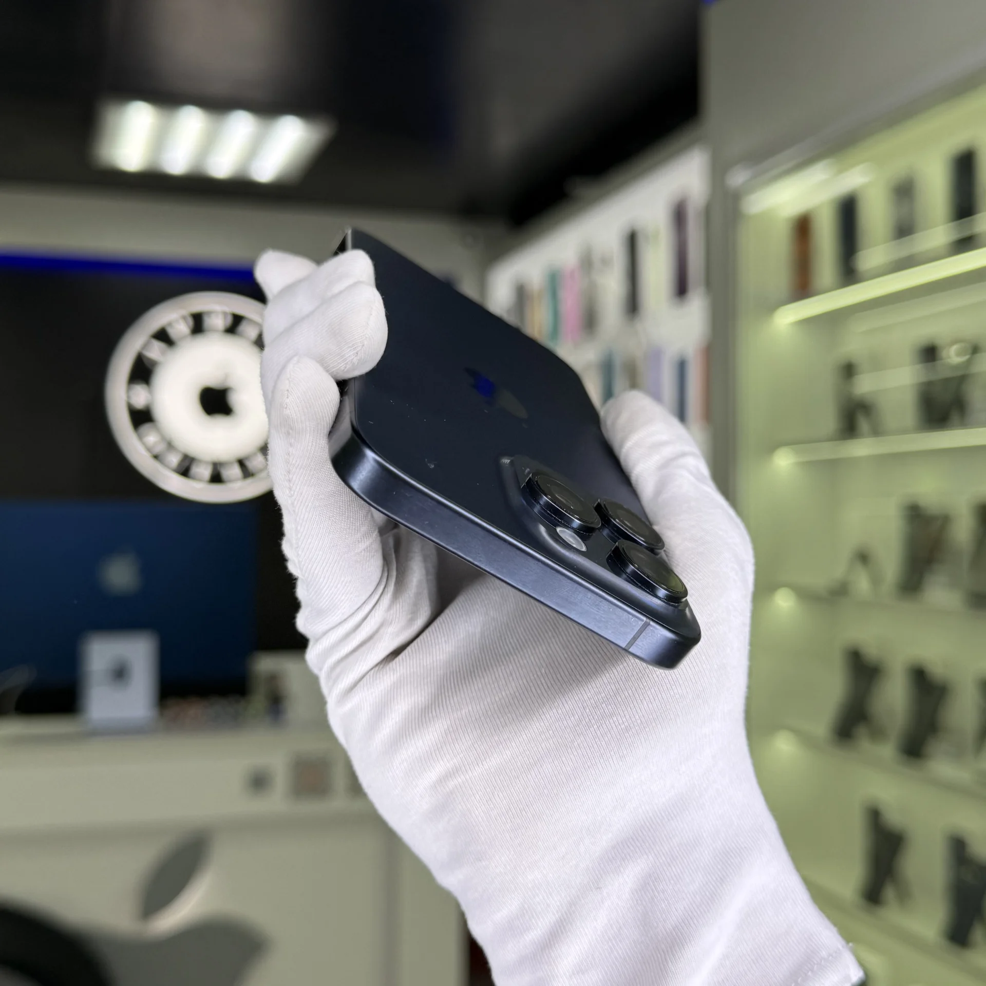 iPhone 15 Pro Max - миниатюра 4