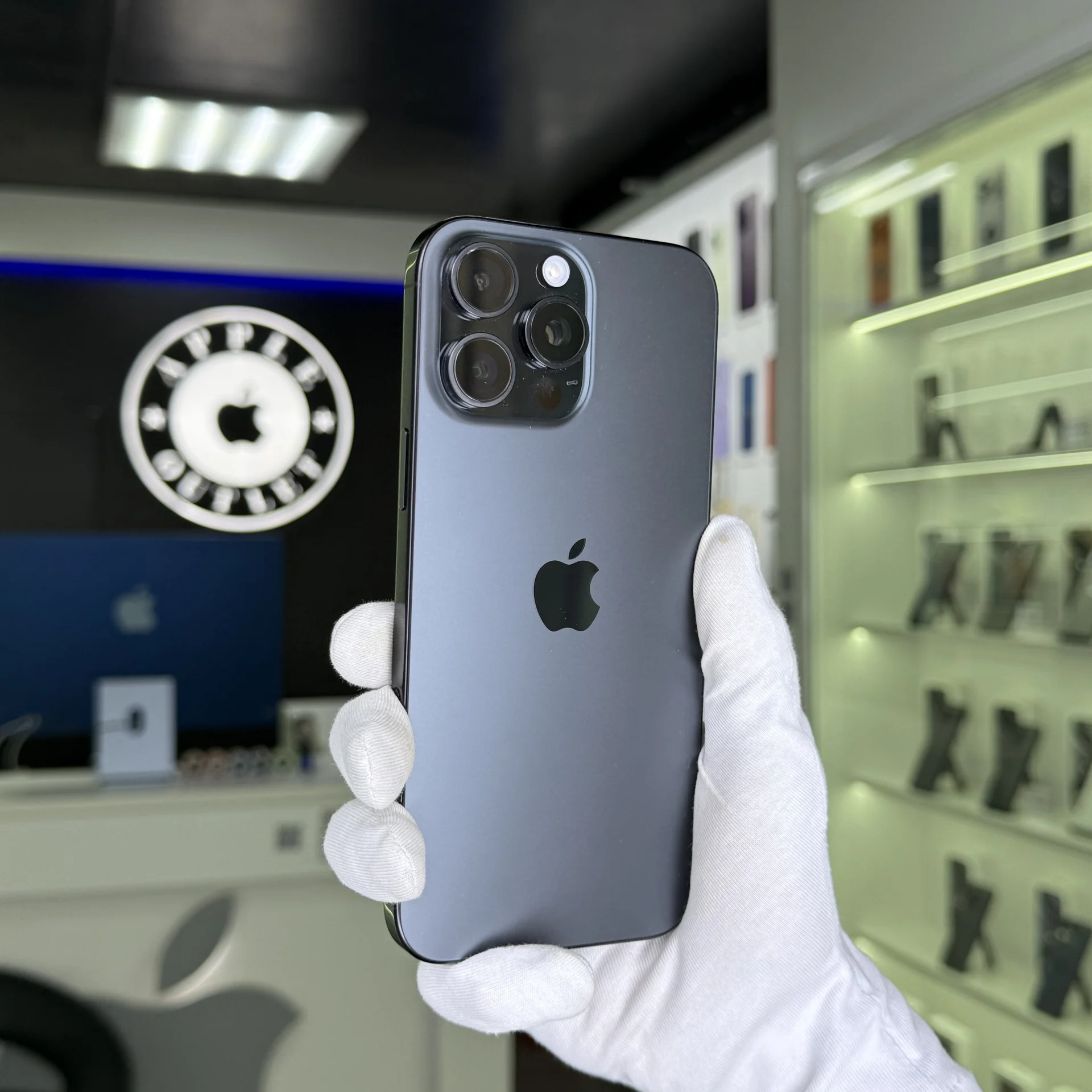 iPhone 16 Pro Max - миниатюра 2