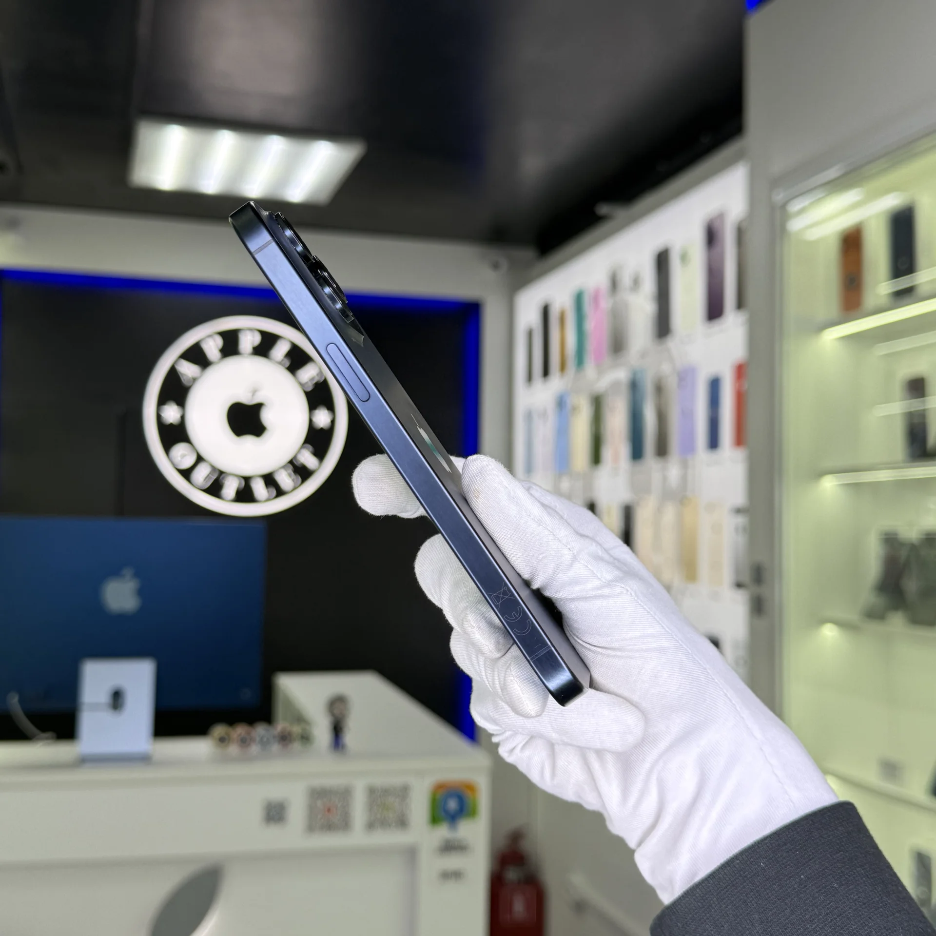iPhone 15 Pro Max - миниатюра 3