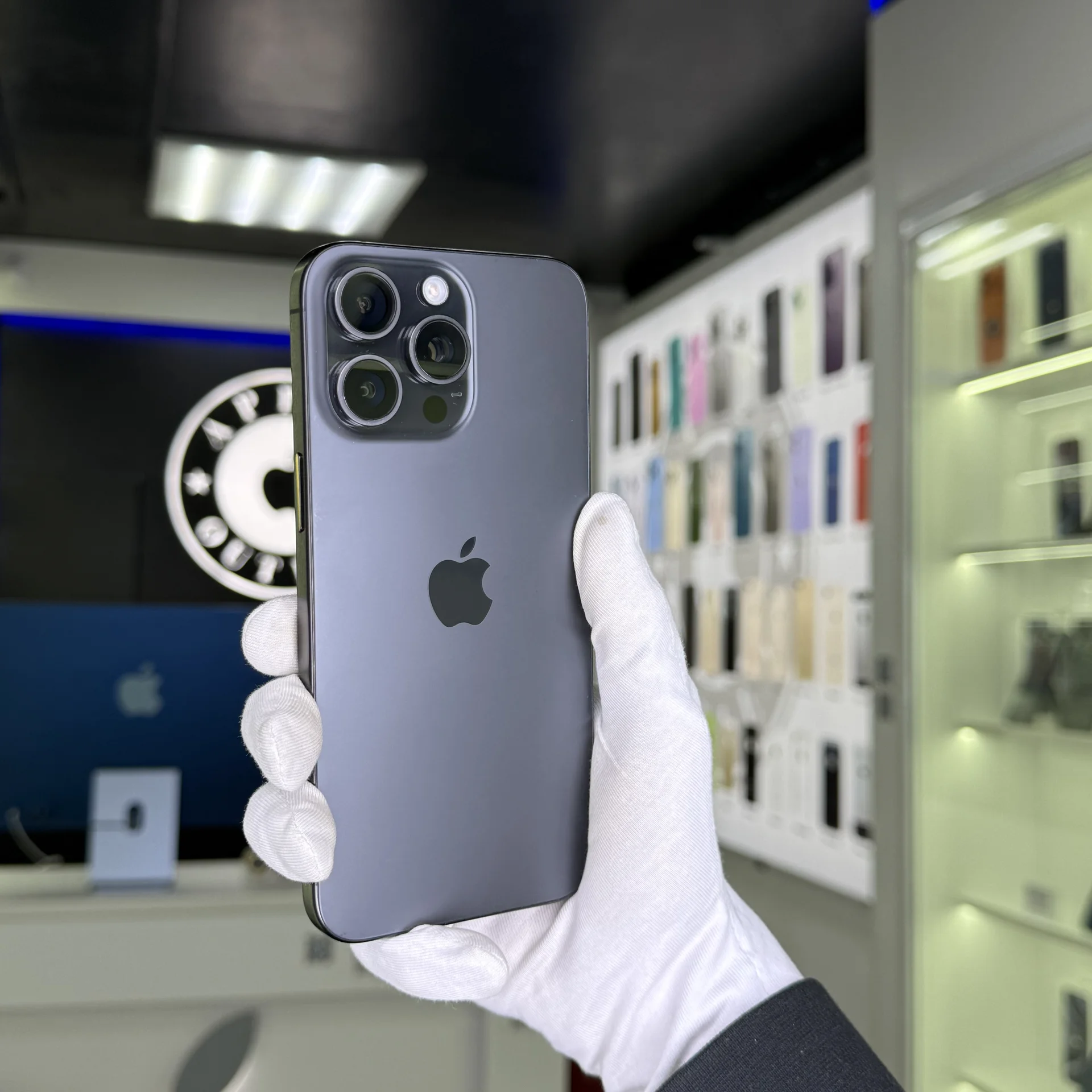 iPhone 15 Pro Max - миниатюра 2