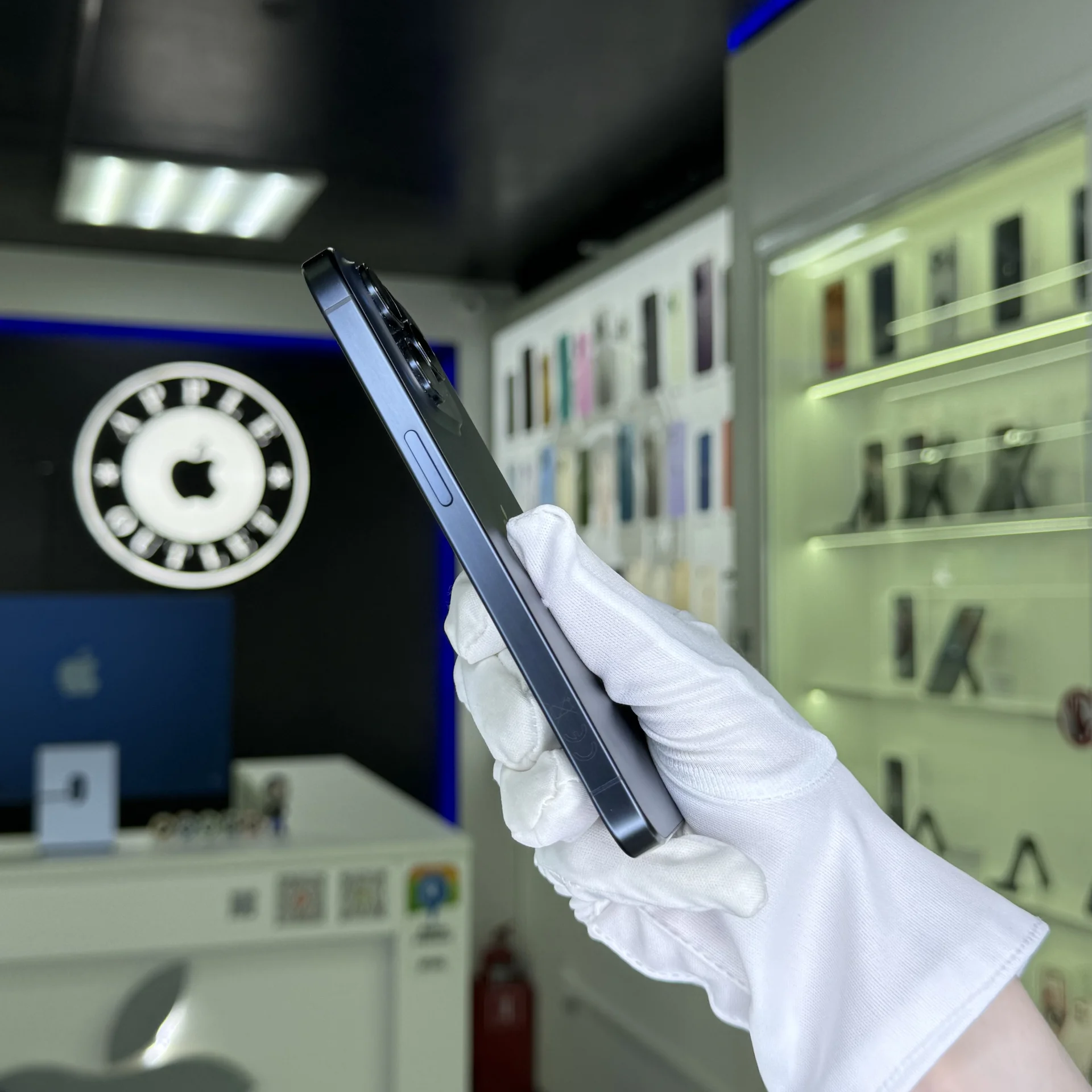 iPhone 15 Pro - миниатюра 3