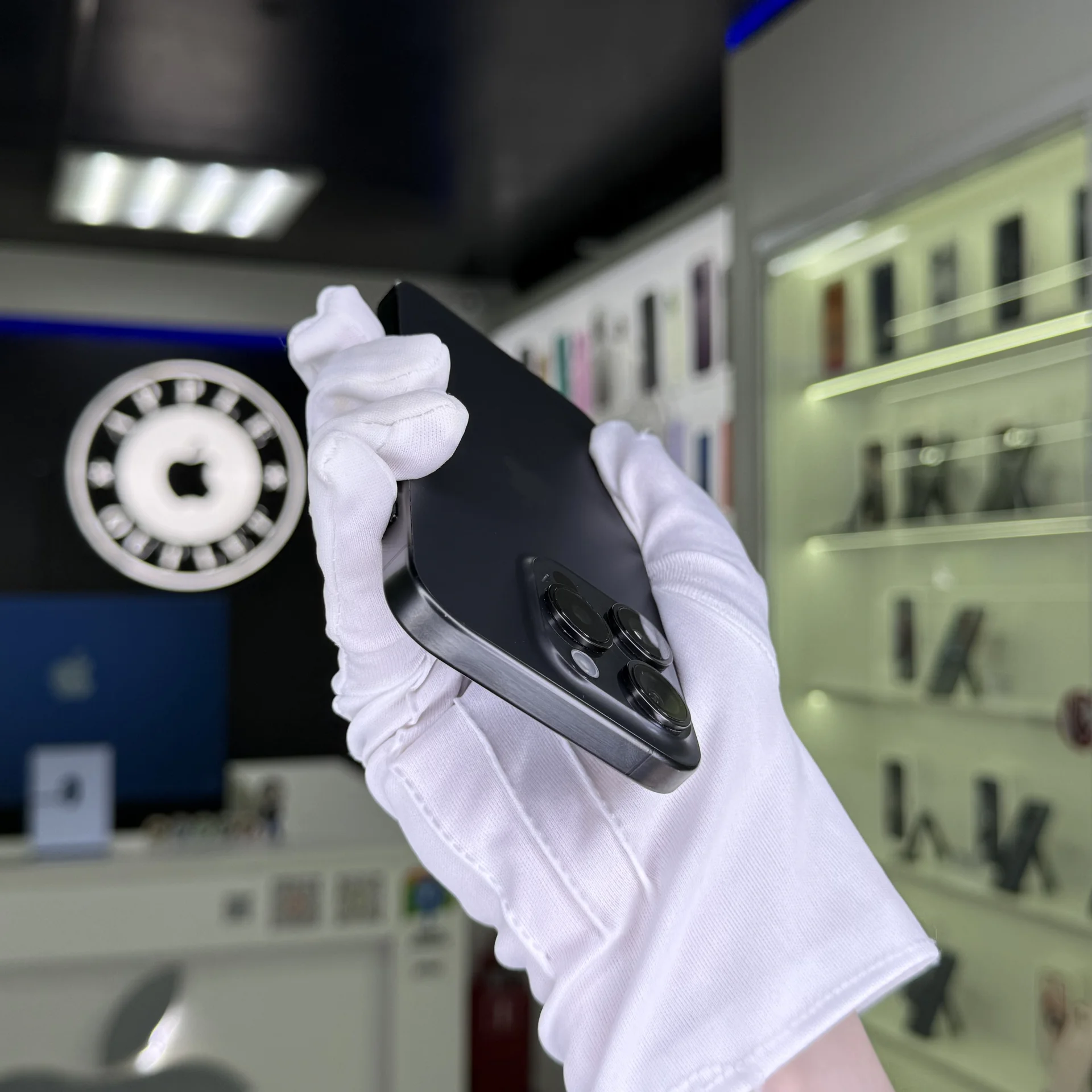 iPhone 15 Pro - миниатюра 3