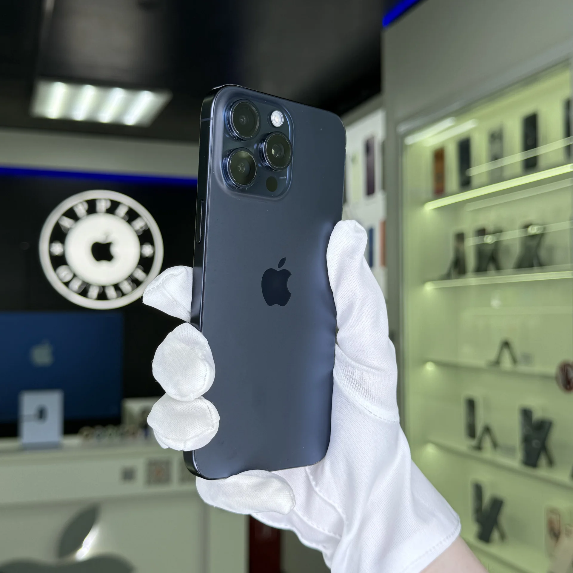 iPhone 15 Pro Max - миниатюра 2