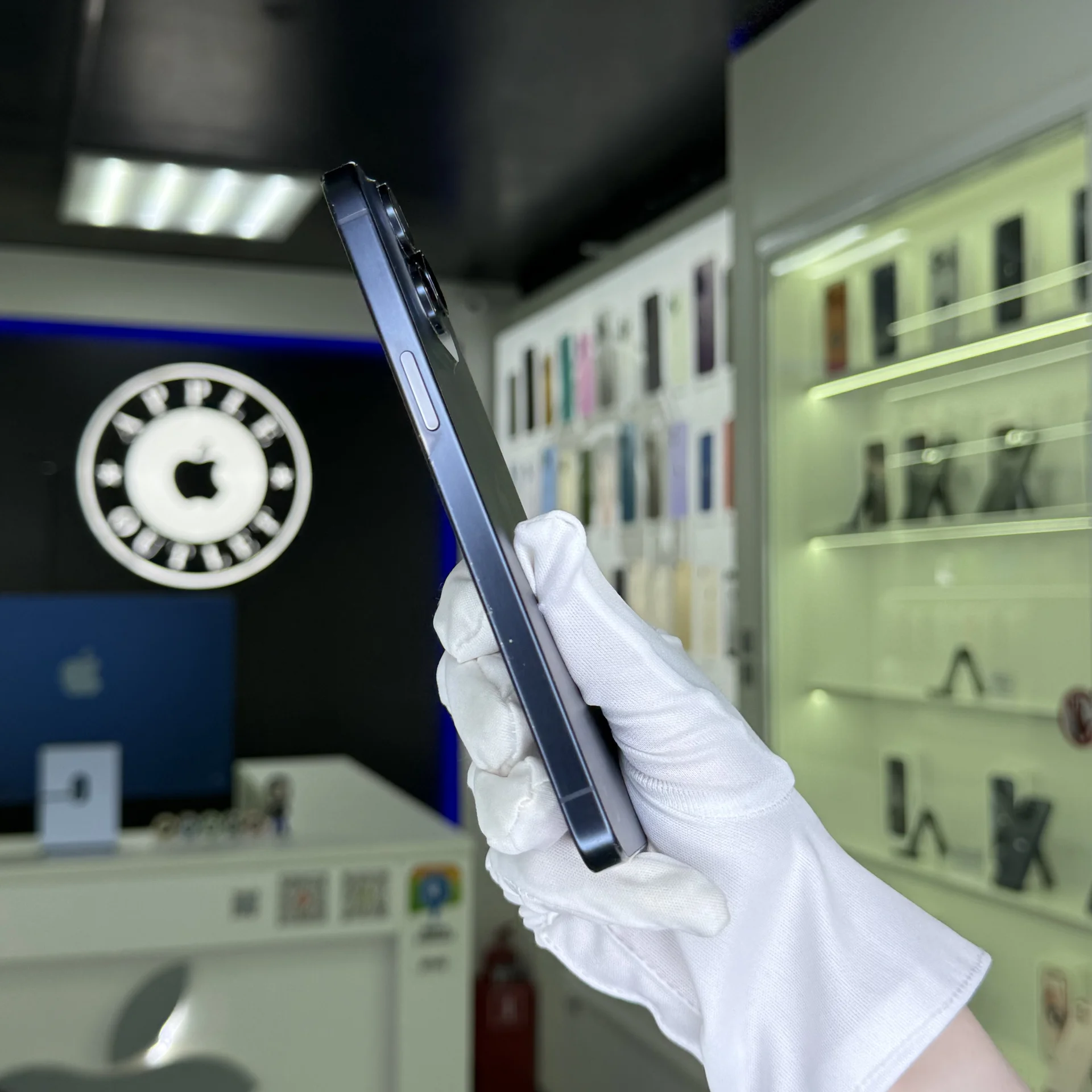 iPhone 15 Pro Max - миниатюра 3