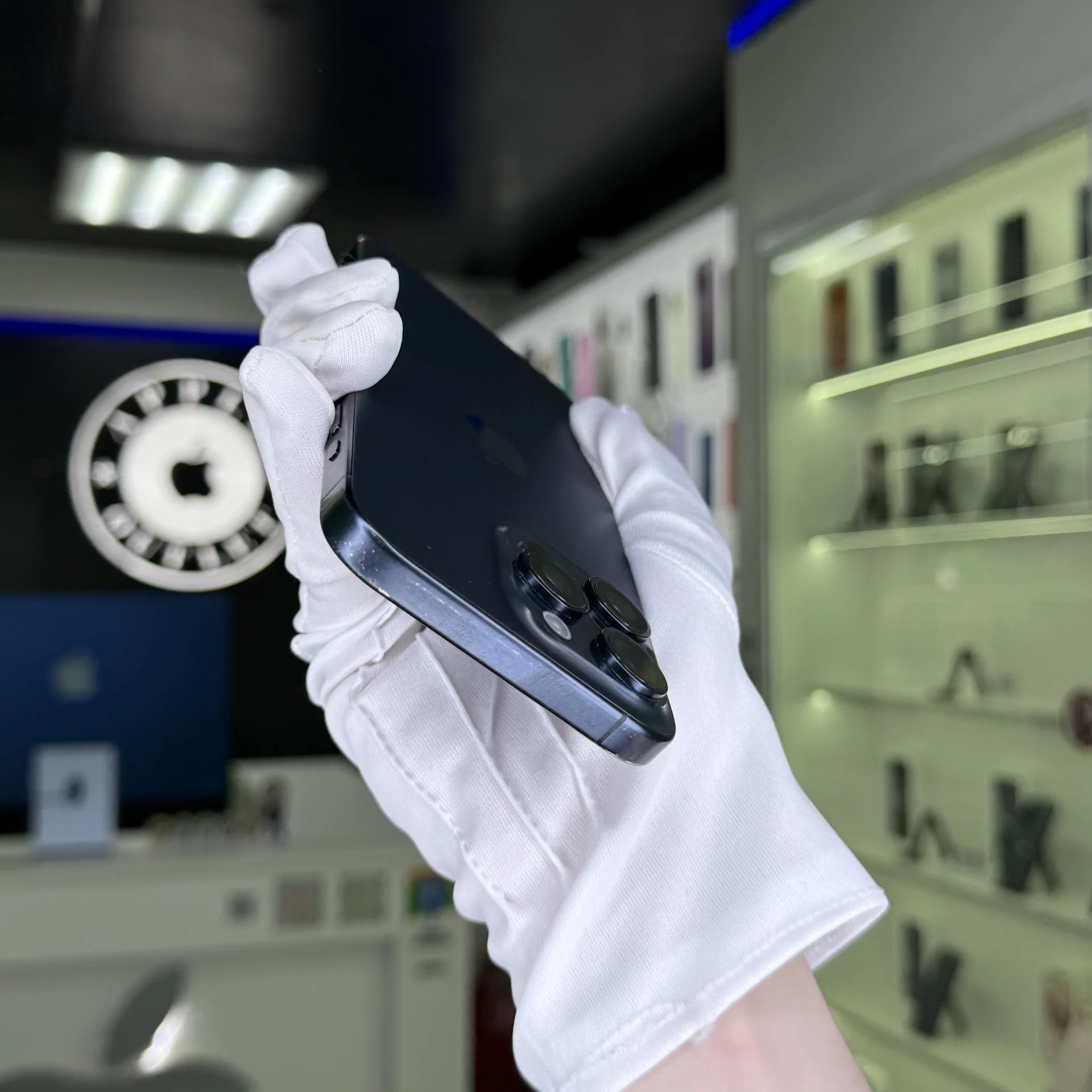 iPhone 15 Pro Max - миниатюра 4