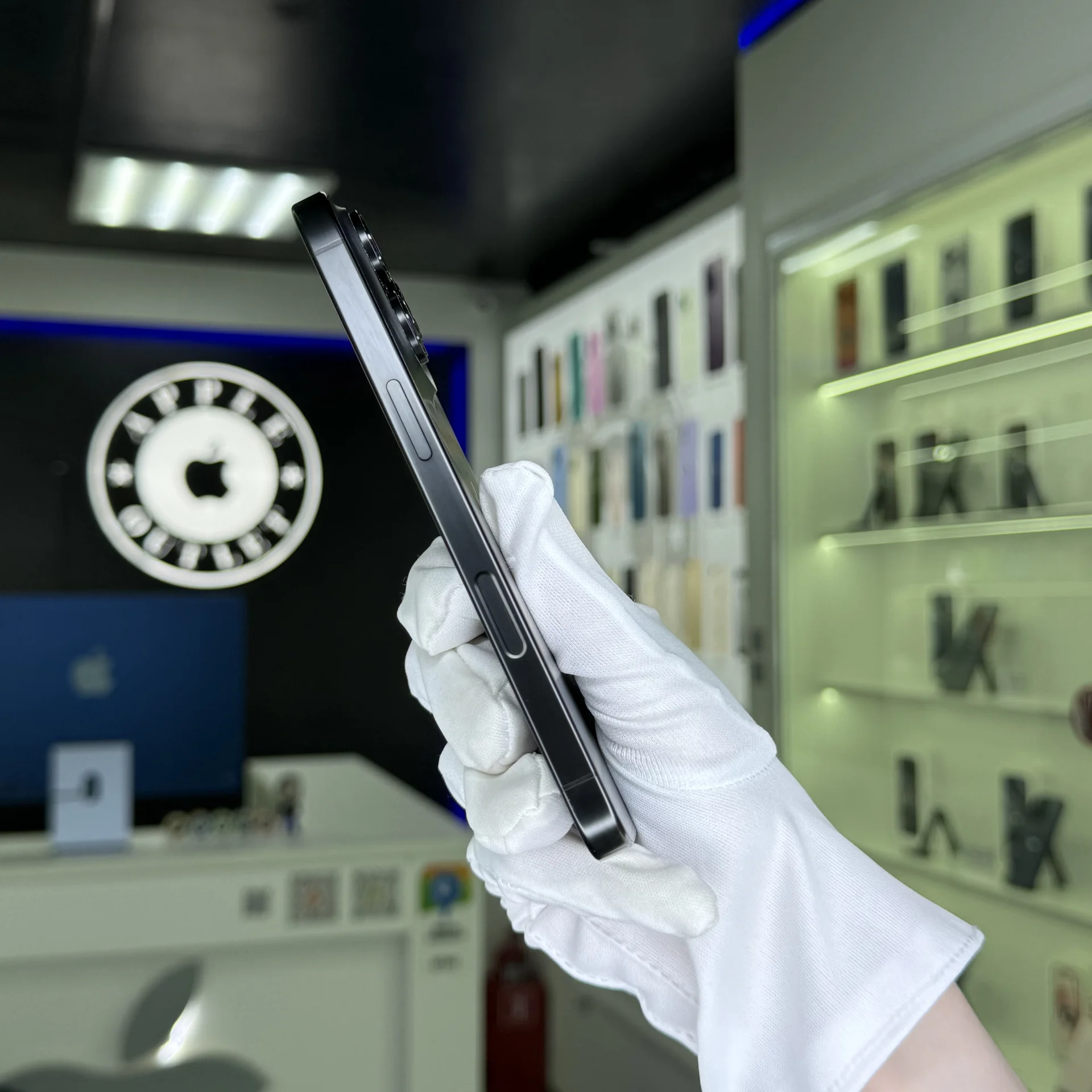 iPhone 16 Pro - миниатюра 2