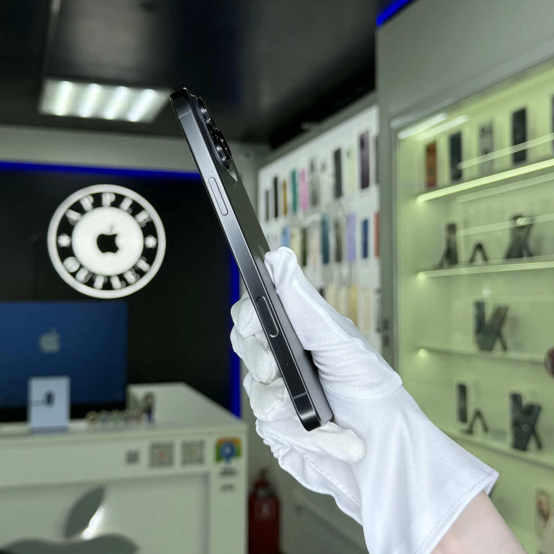 iPhone 16 Pro Max - миниатюра 3