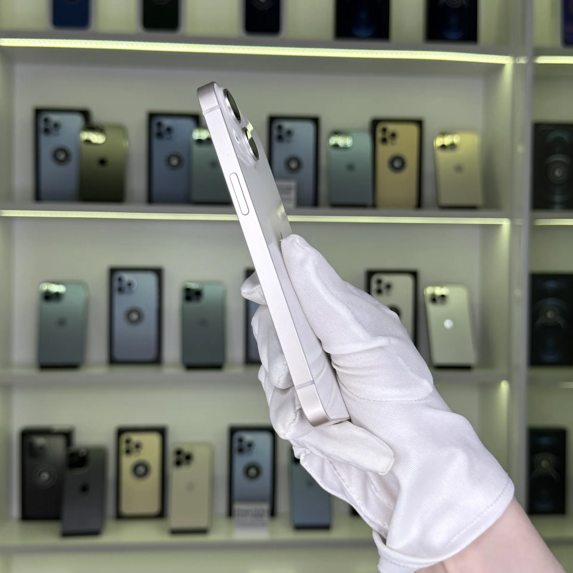 iPhone 14 - миниатюра 3