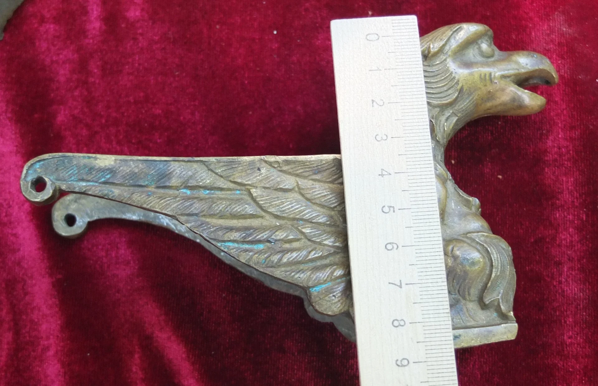бронзовая накладка Грифон, на мебель , старинная, 19 век - миниатюра 3