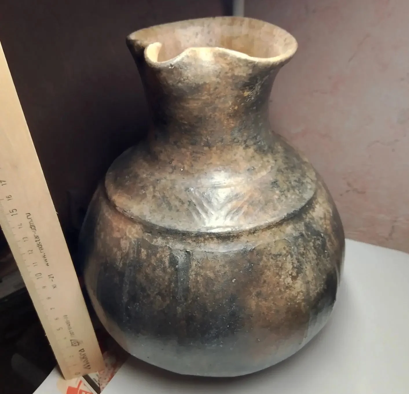 кувшин глиняный старинный, коллекционный, на полку - миниатюра 4