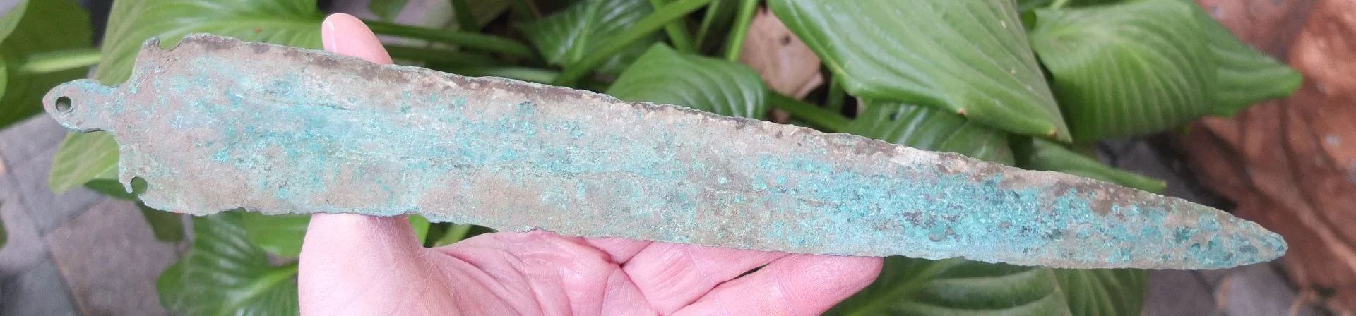 короткий бронзовый меч 35 см, старинный - миниатюра 9
