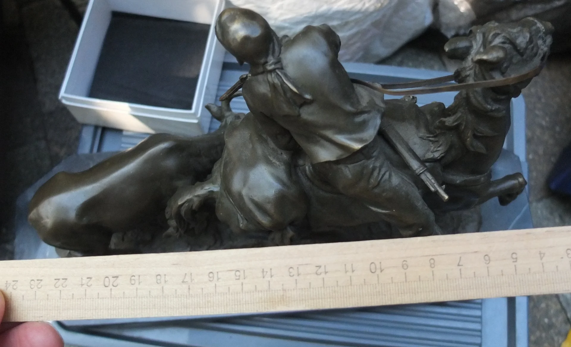 бронзовая статуэтка Охотник и корова, Грачёв, копия - миниатюра 3