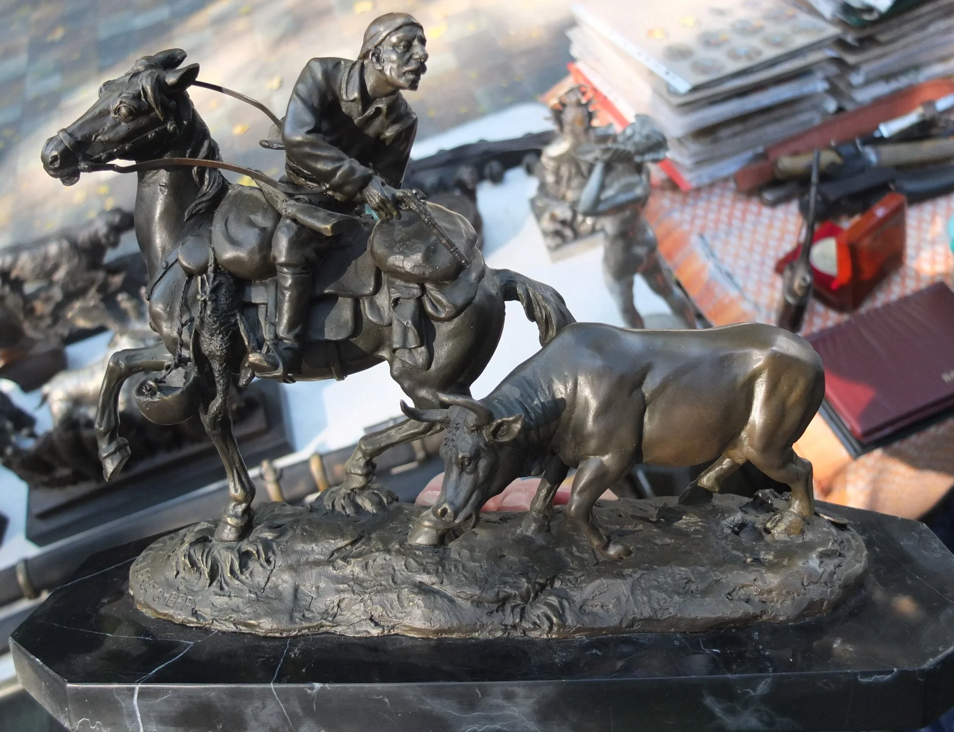 бронзовая статуэтка Охотник и корова, Грачёв, копия - миниатюра 8