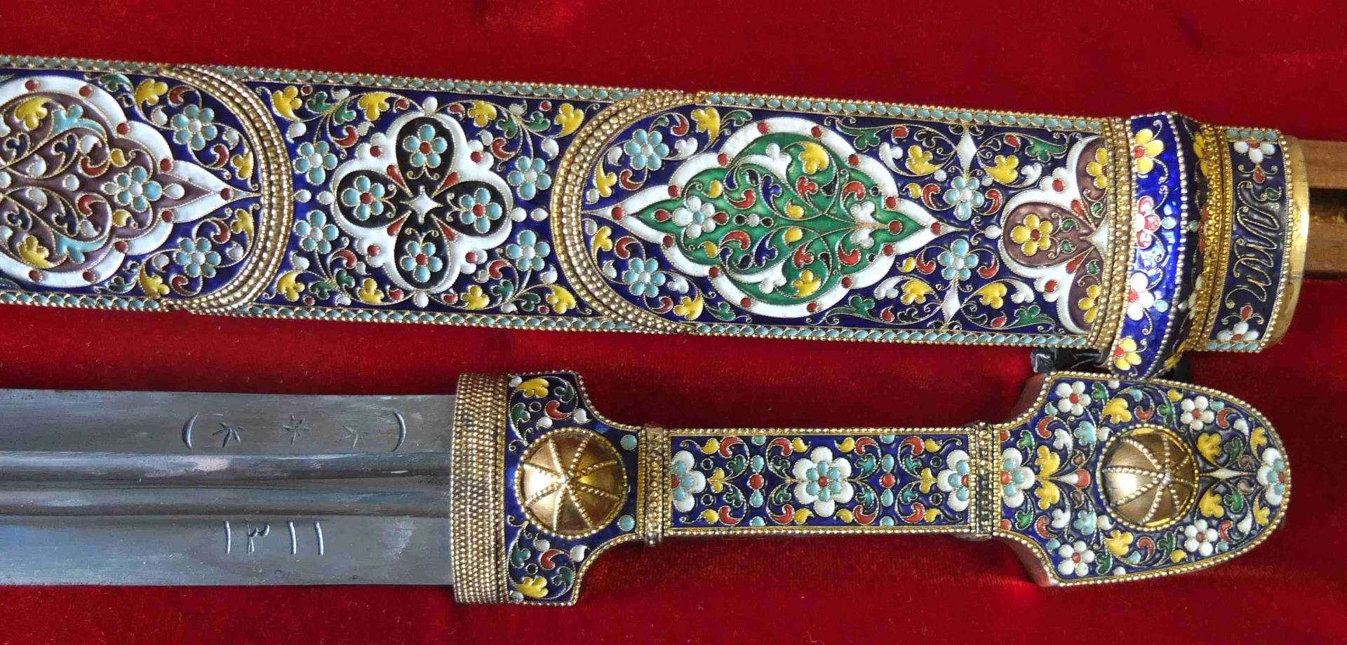 серебряный кубачинский авторский кинжал в многоцветных эмалях - миниатюра 11