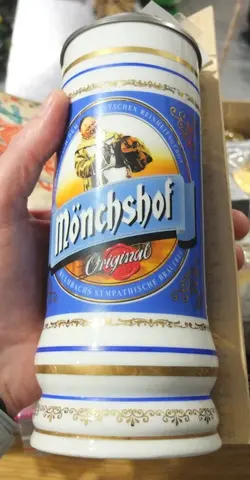фарфоровая пивная кружка Монастырский двор, на 1 литр ,коллекционная,  Германия