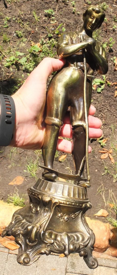 шпиатровая статуэтка Юноша с косой, шпиатр, Франция - миниатюра 2