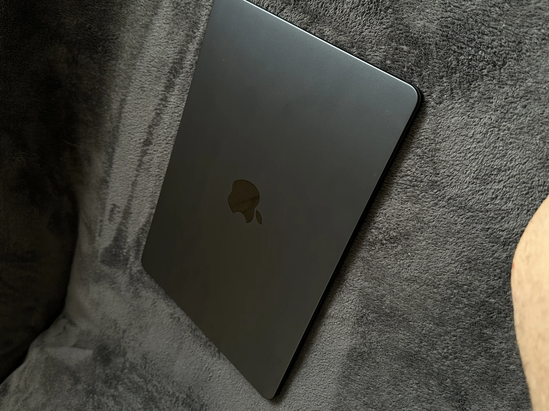 MacBook Air 13 m2 16/256 2024 - изображение 1