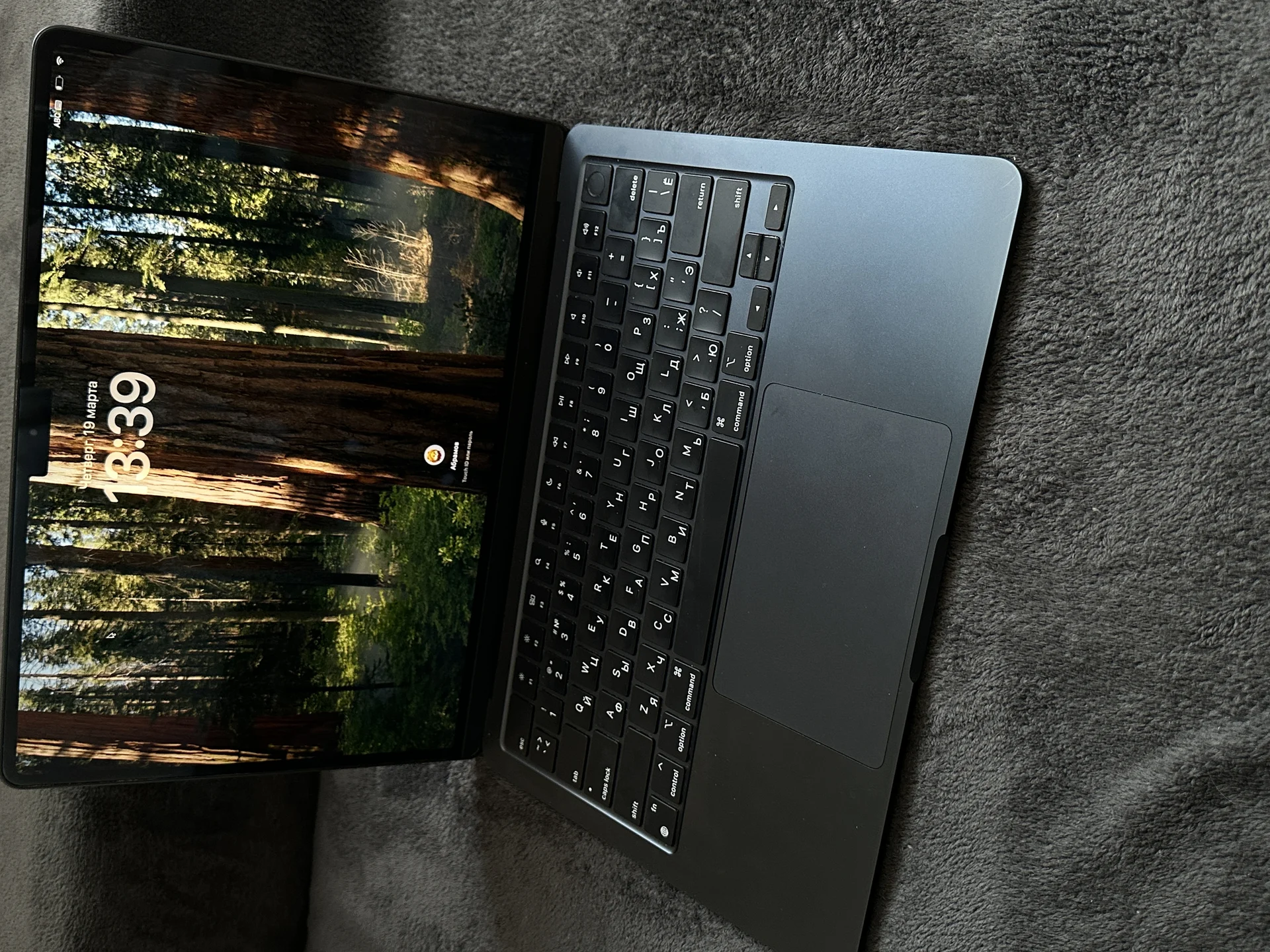 MacBook Air 13 m2 16/256 2024 - миниатюра 2