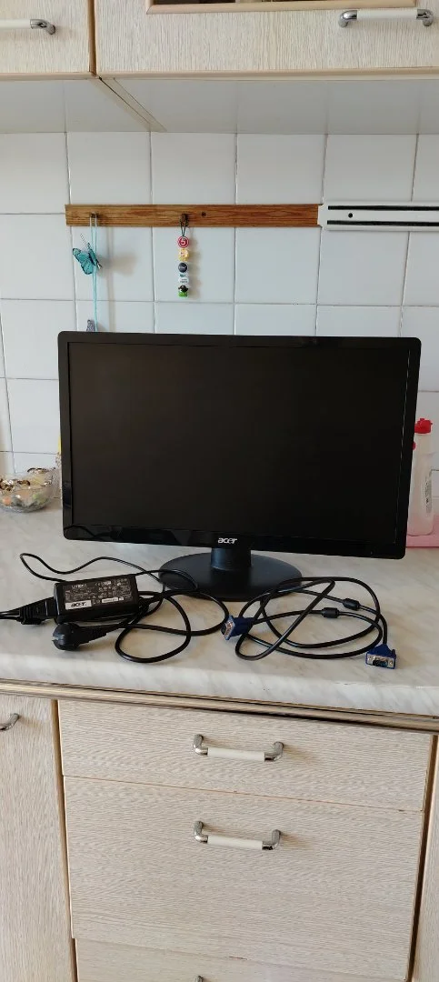 Монитор Acer 22 дюйма + провода - изображение 1