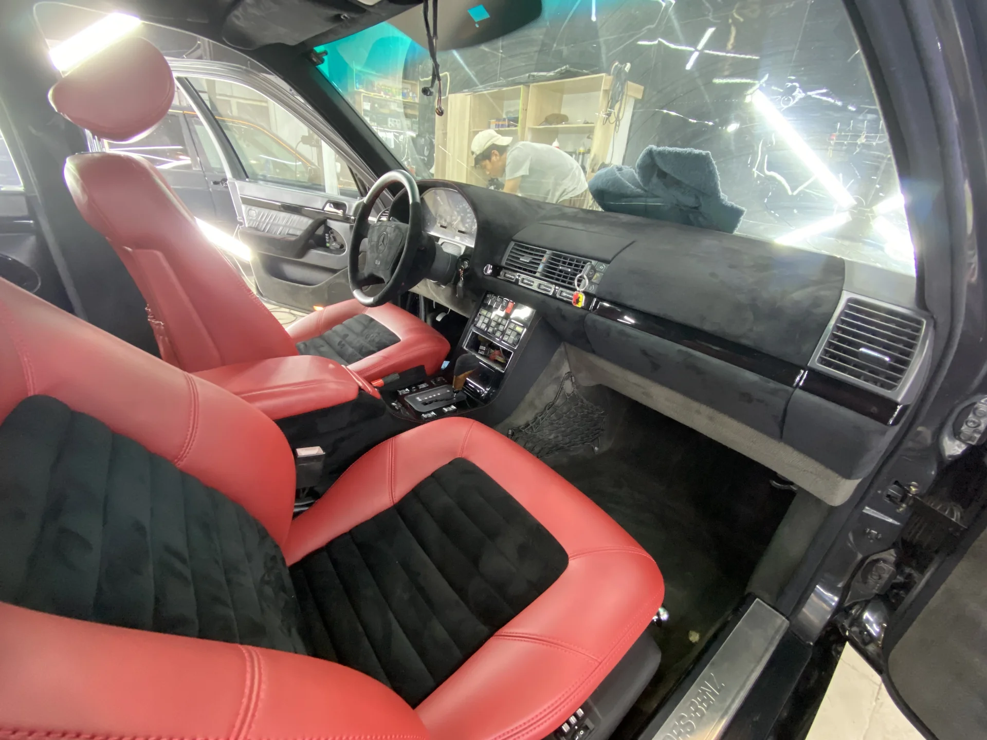 Перетяжка салона автомобиля - миниатюра 27