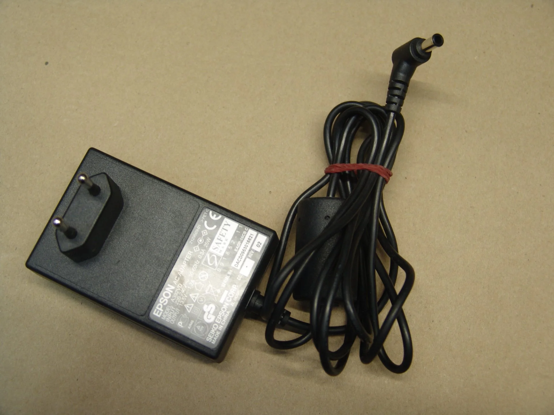 Блок питания сканера EPSON A392VD 13.5V 1.2A - миниатюра 2