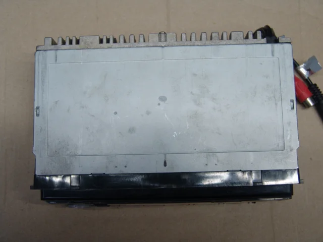 Автомагнитола AMH-77DSP на запчасти не включается - миниатюра 2