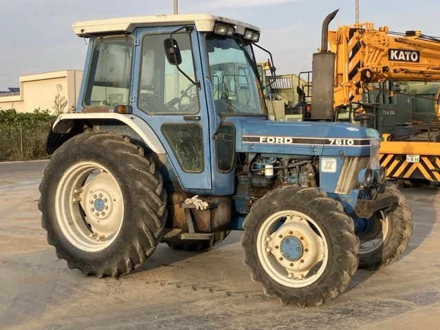 Трактор Ford 7610 кабина 4х4 - миниатюра 2