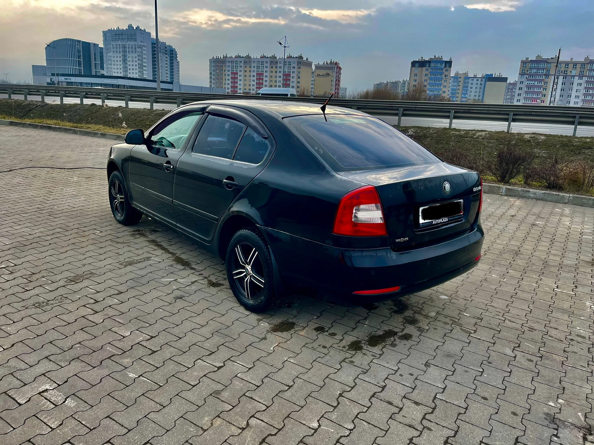Skoda Octavia 2009 год - миниатюра 3