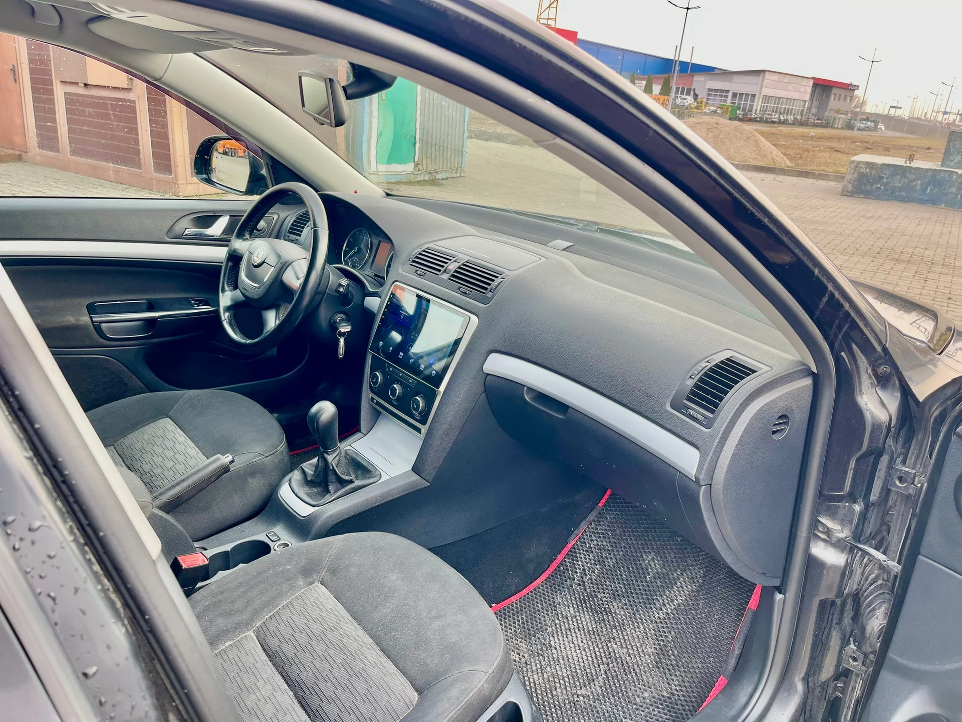 Skoda Octavia 2009 год - миниатюра 6