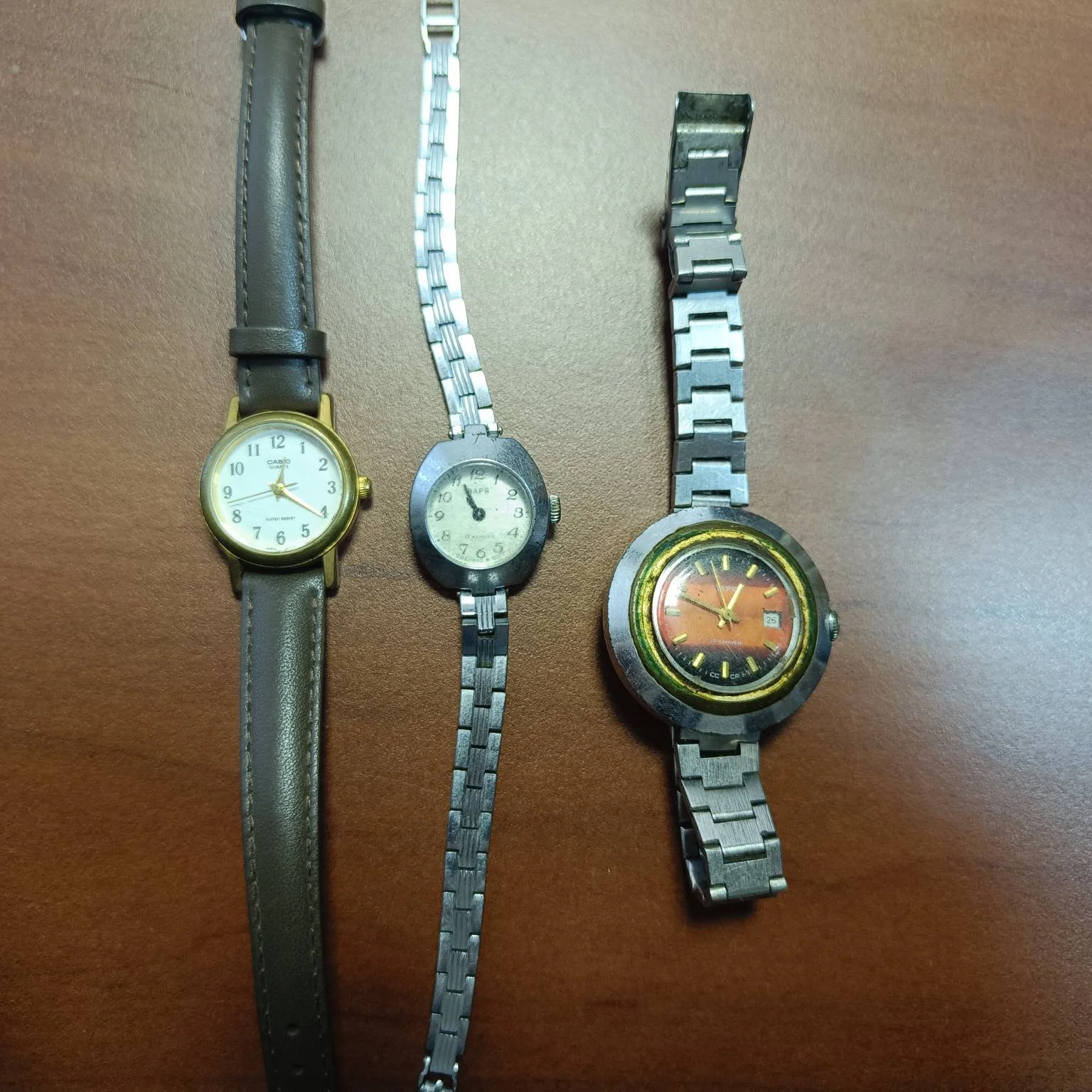 Наручные часы женские Casio и Заря СССР - изображение 1